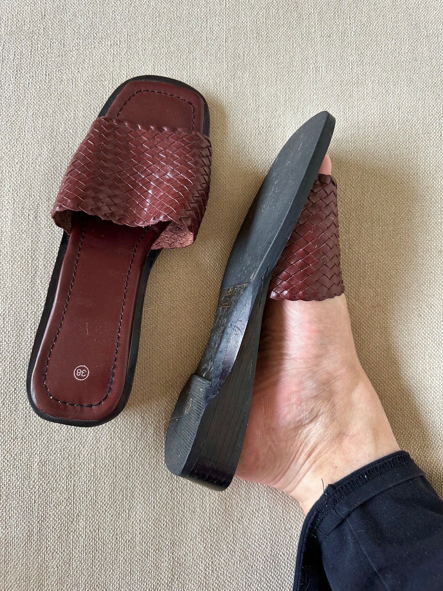 Mules en cuir tressée