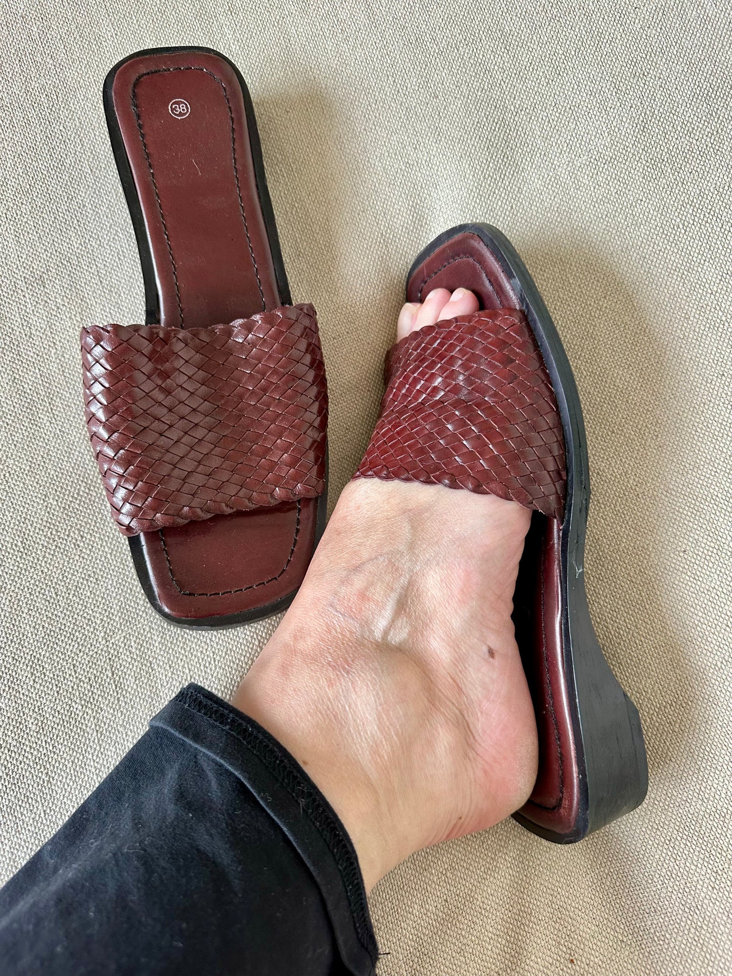 Mules en cuir tressée