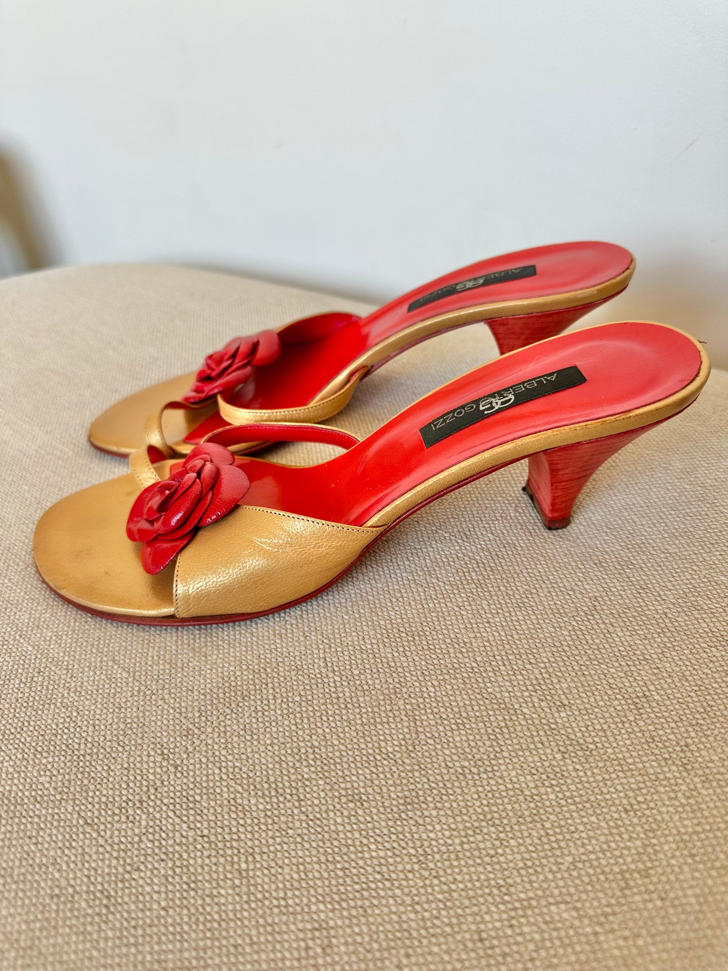 Mules à fleurs en cuir