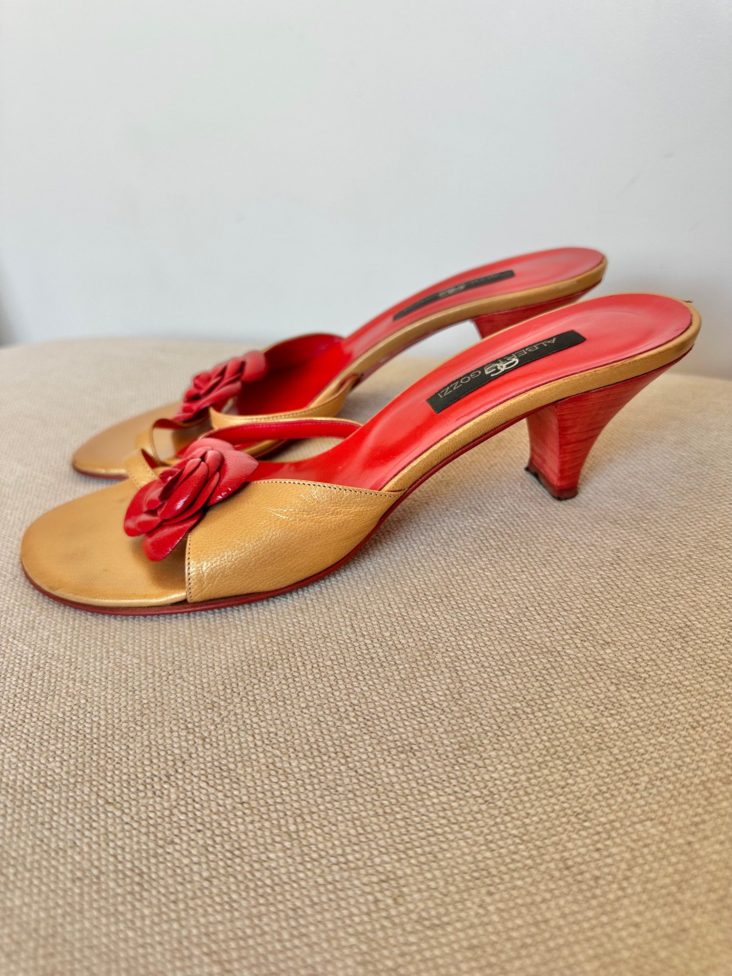 Mules à fleurs en cuir