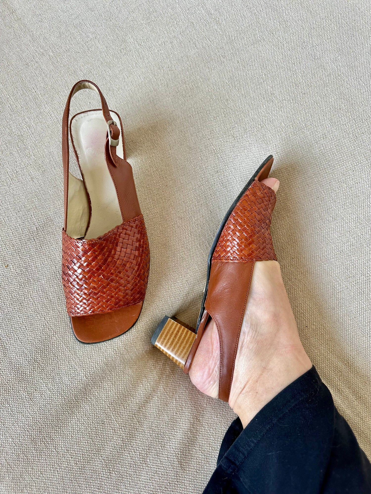 Sandales talons en cuir tressé