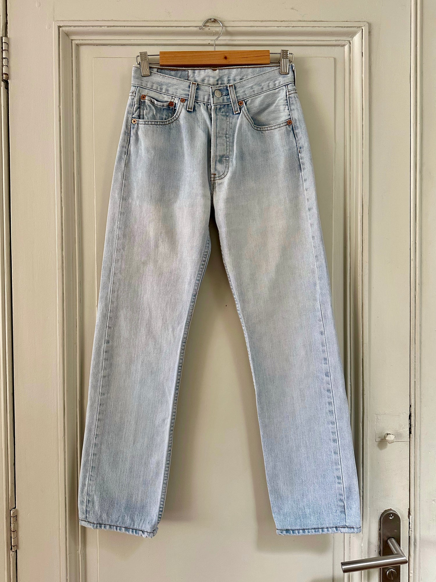 Jean Levi's 501 W27 L32
