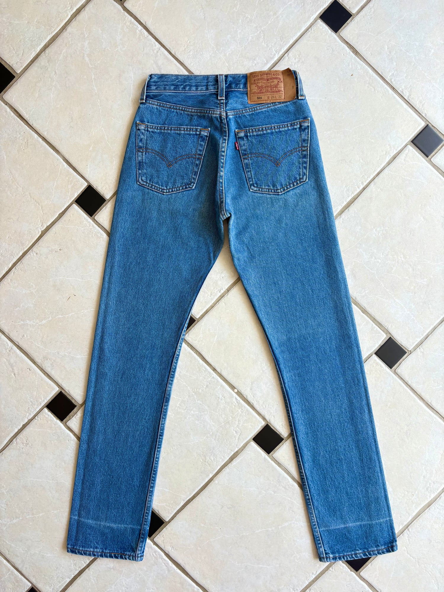 Jean Levi’s 501  W26 L32