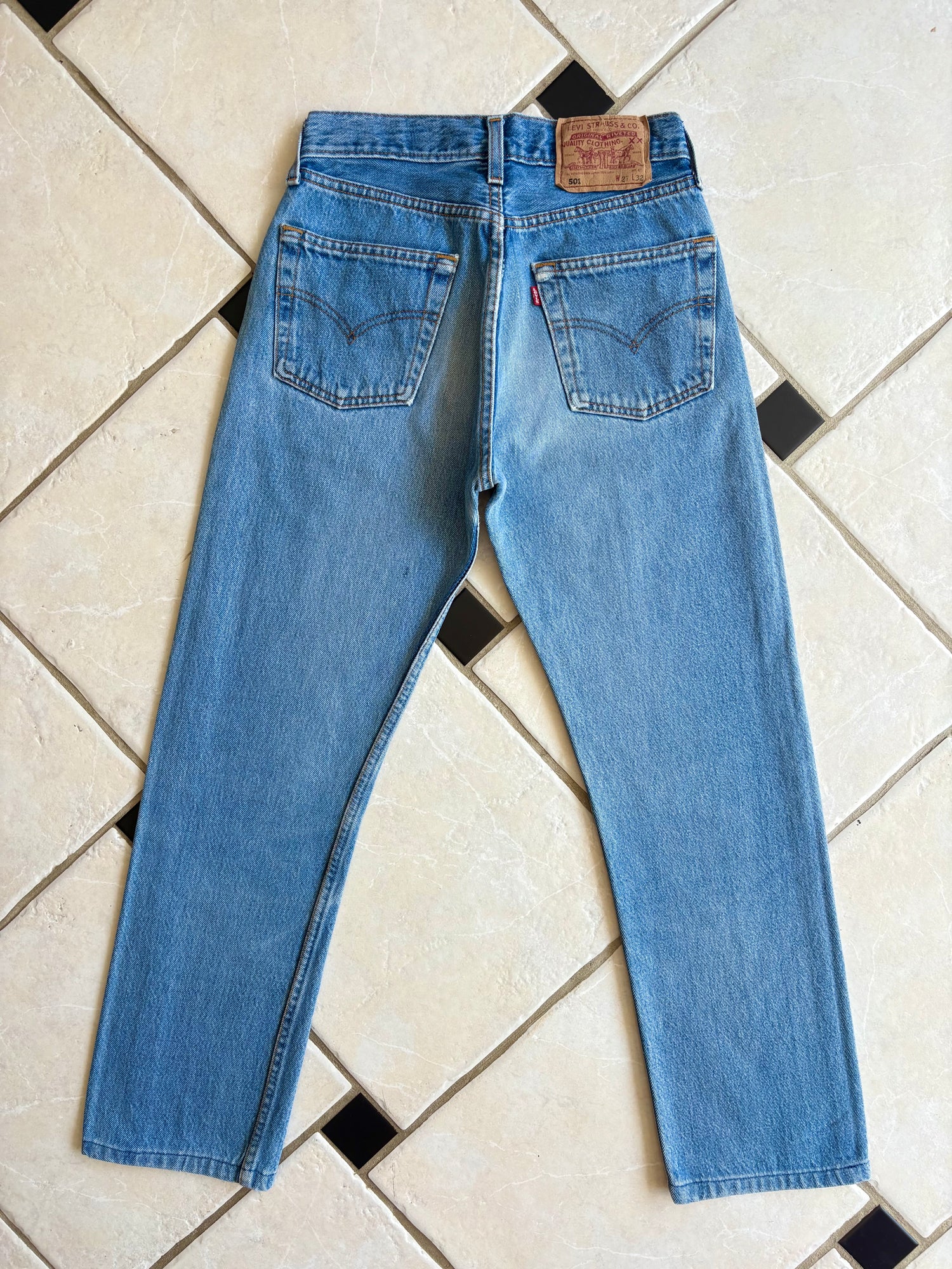 Jean Levi’s 501  W27