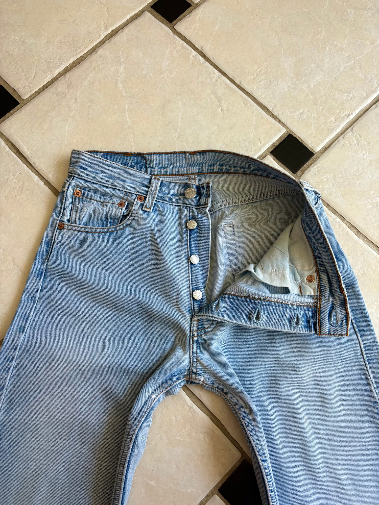 Jean Levi’s 501 W28 L34
