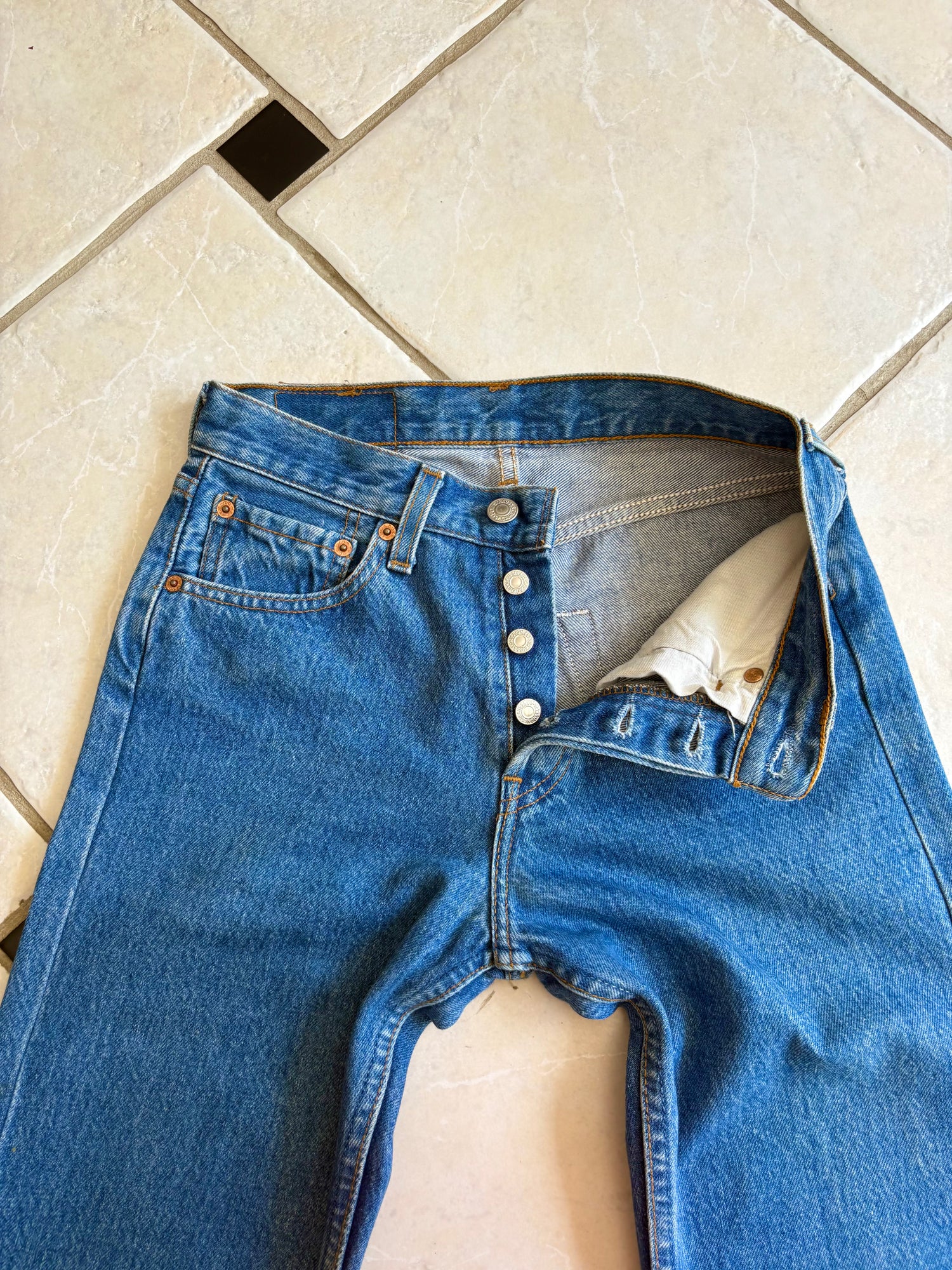 Jean Levi’s 501  W26 L32