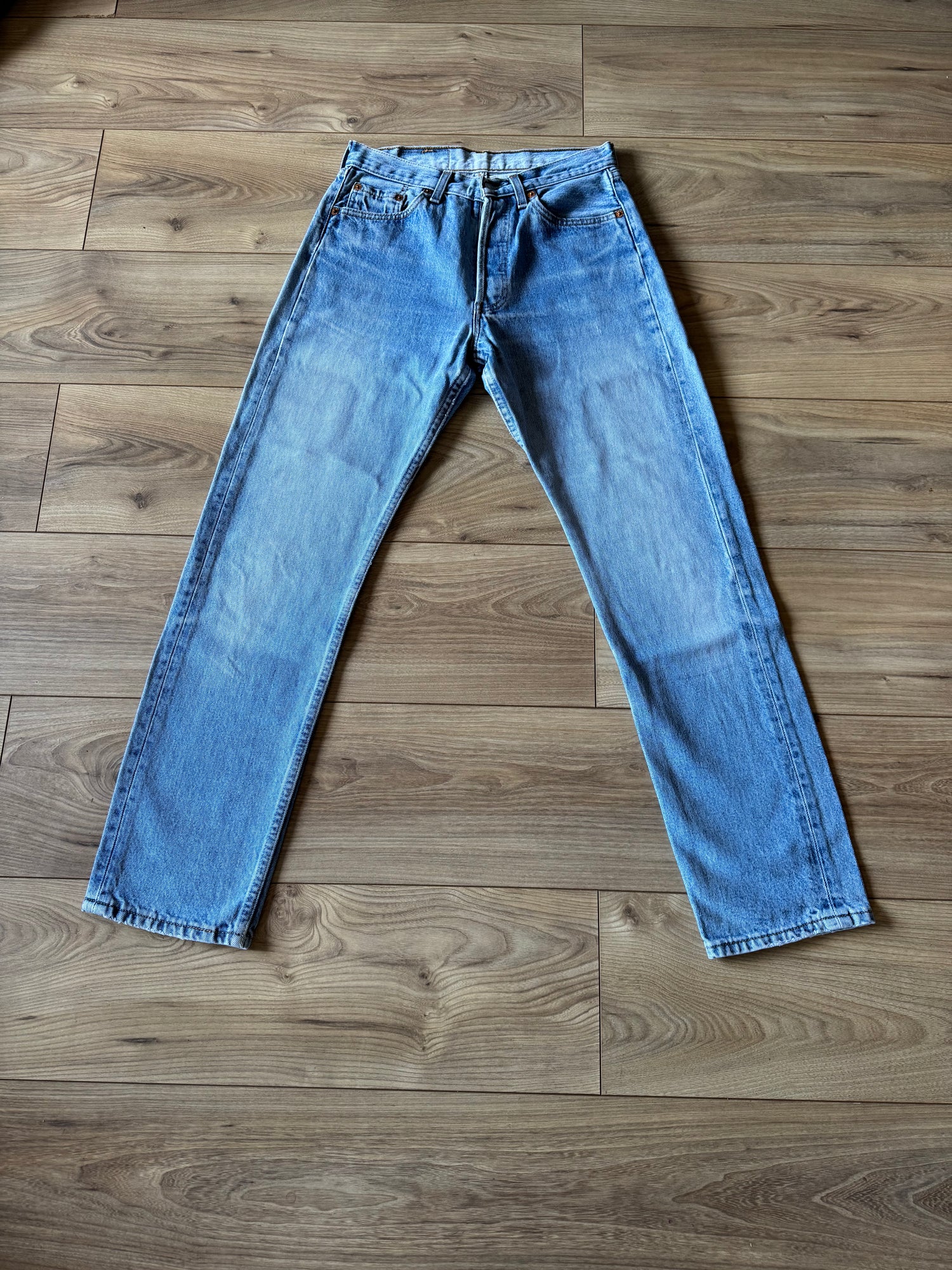 Jean Levi's 501 W28 L32