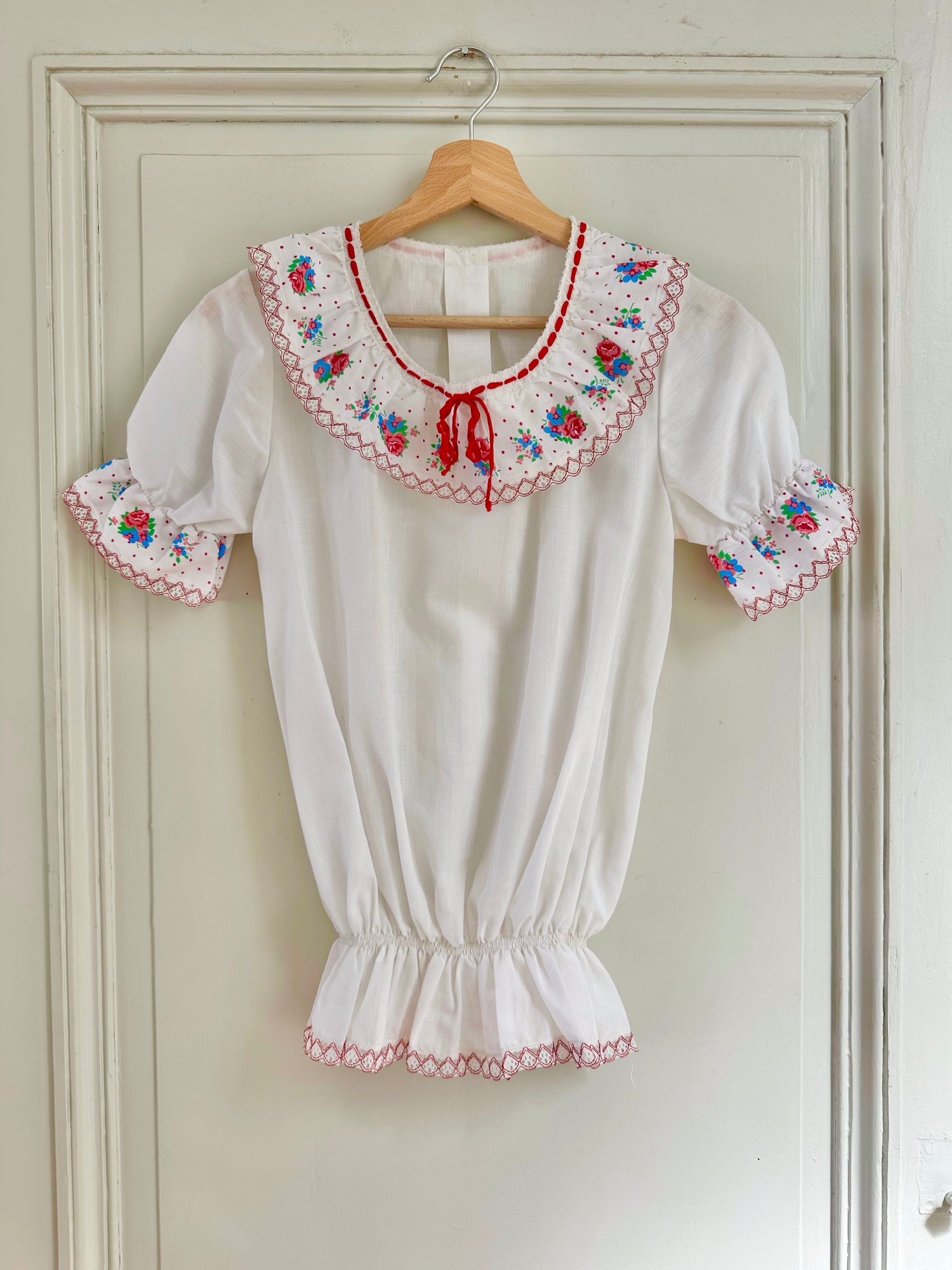 Blouse brodée 70's
