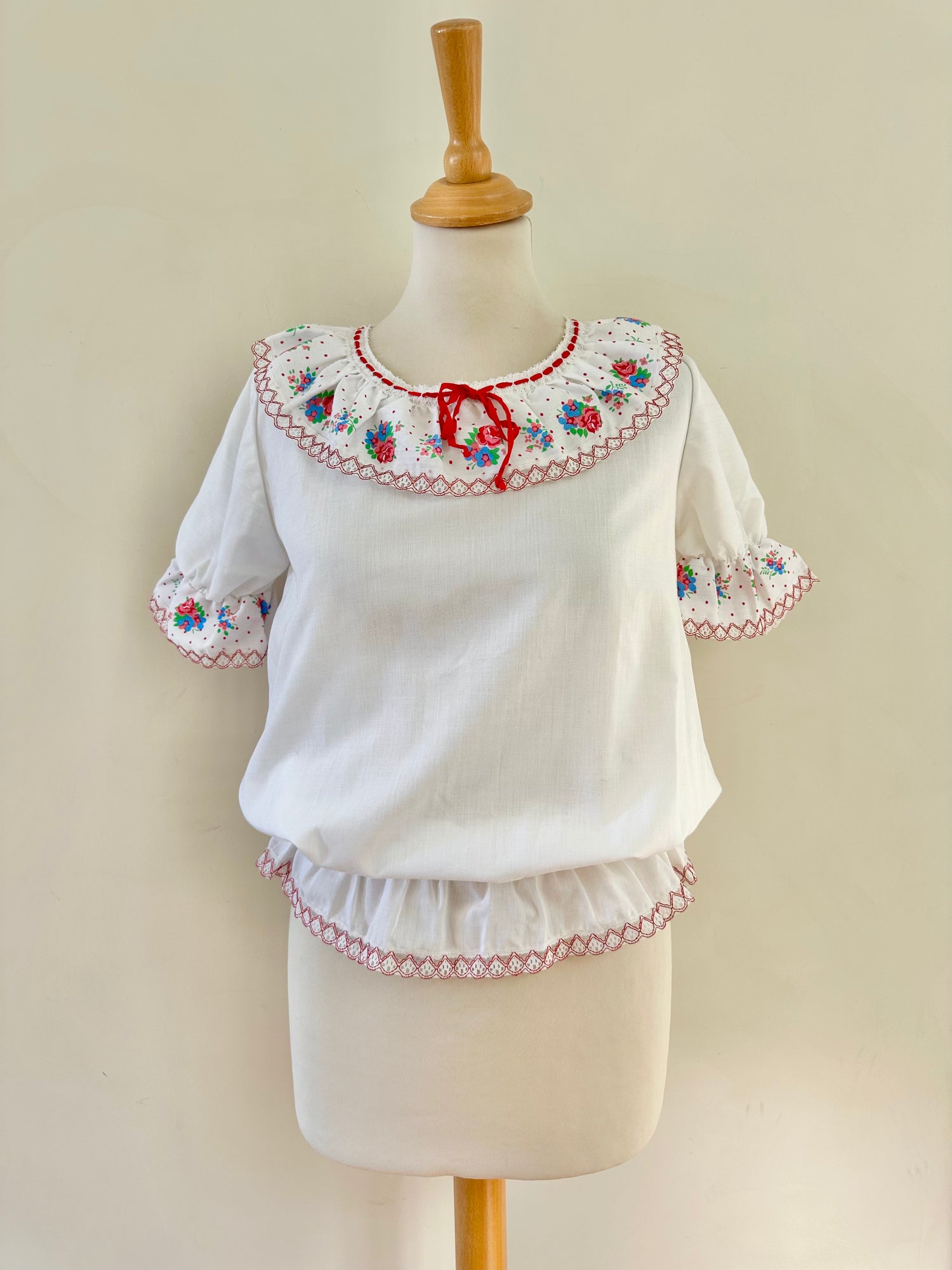 Blouse brodée 70's