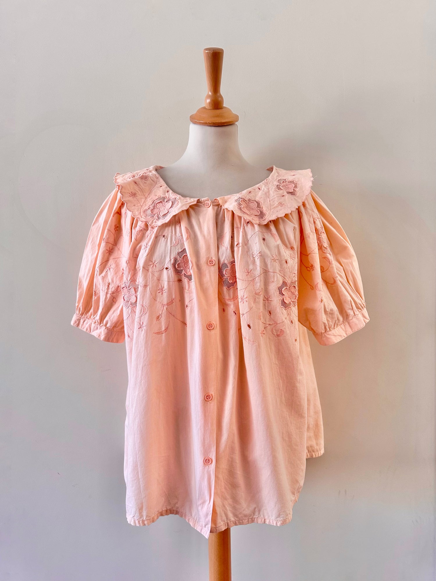 Blouse brodée 70's