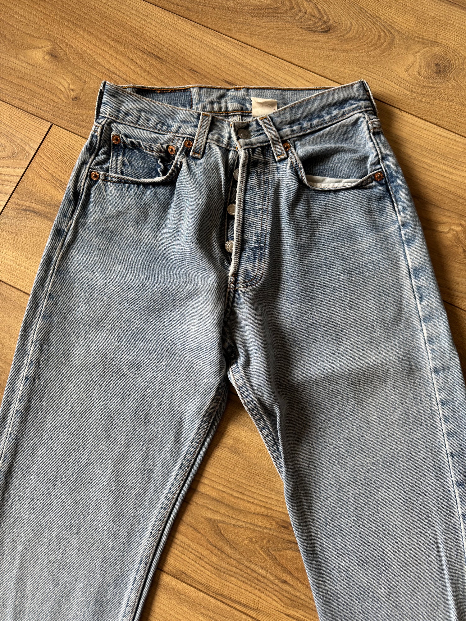 Jean Levi's 501 W26 L32