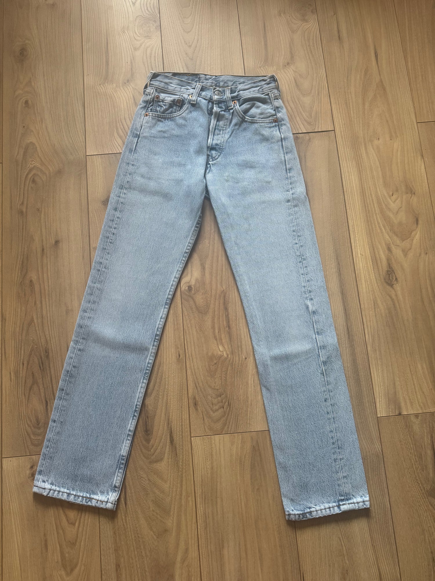 Jean Levis 501  W24 L30