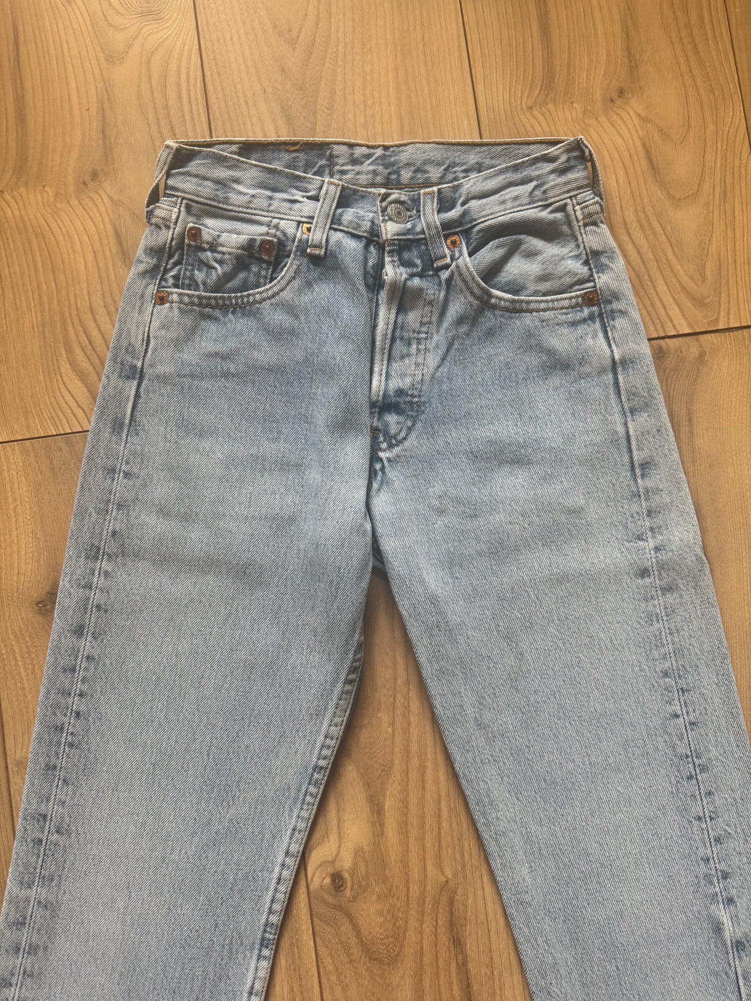 Jean Levis 501  W24 L30