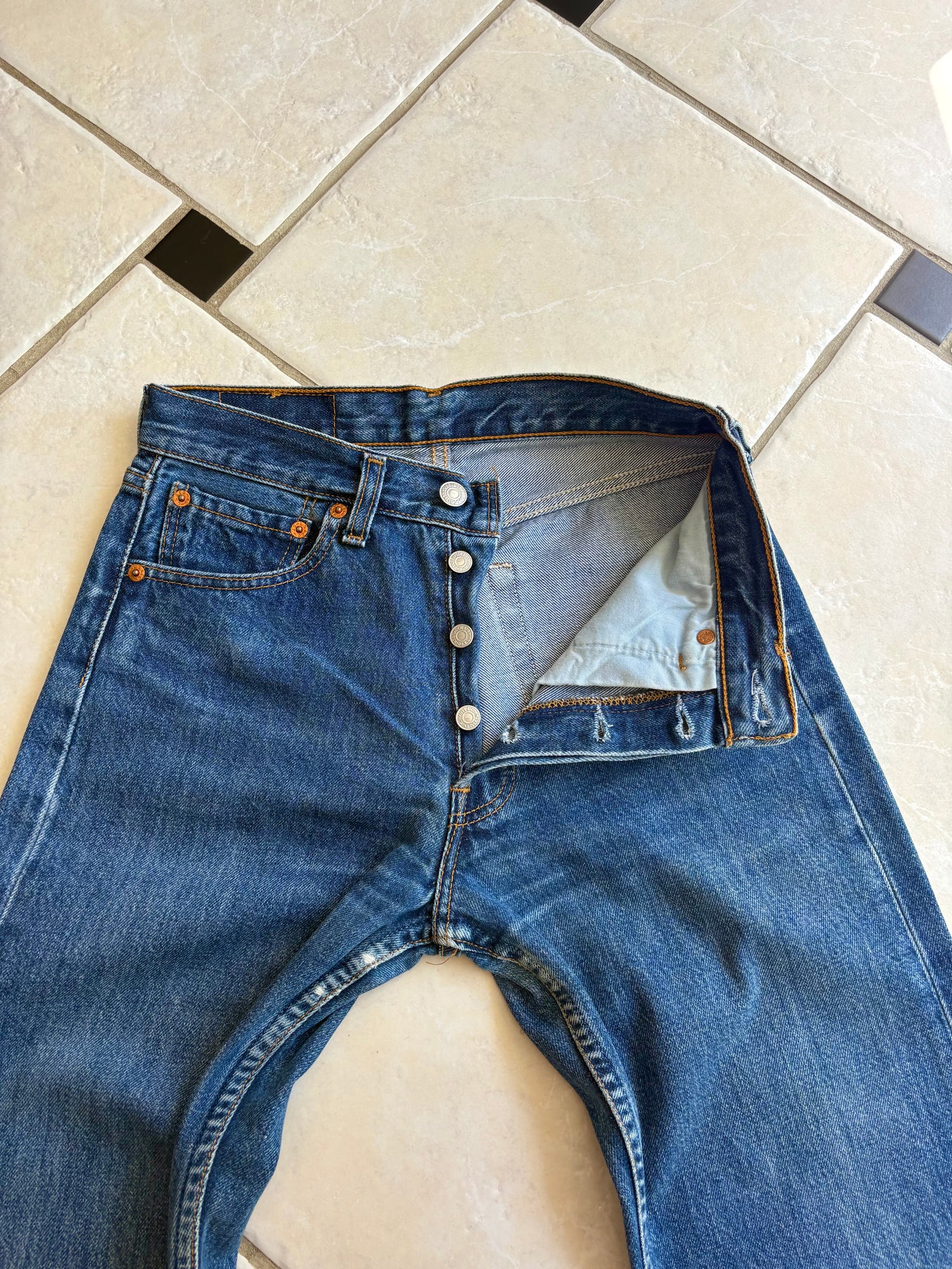Jean Levi's 501 W27 L30