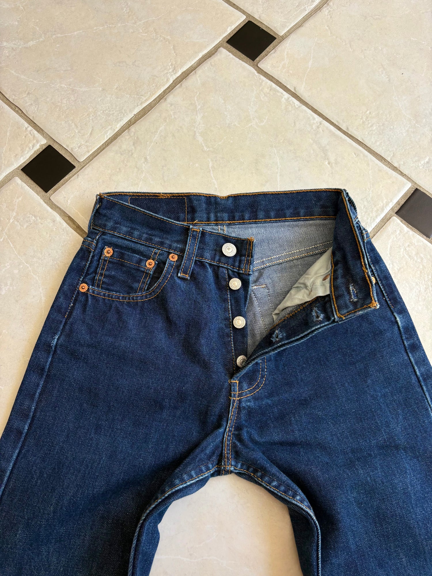 Jean Levi's 501 W25 L32