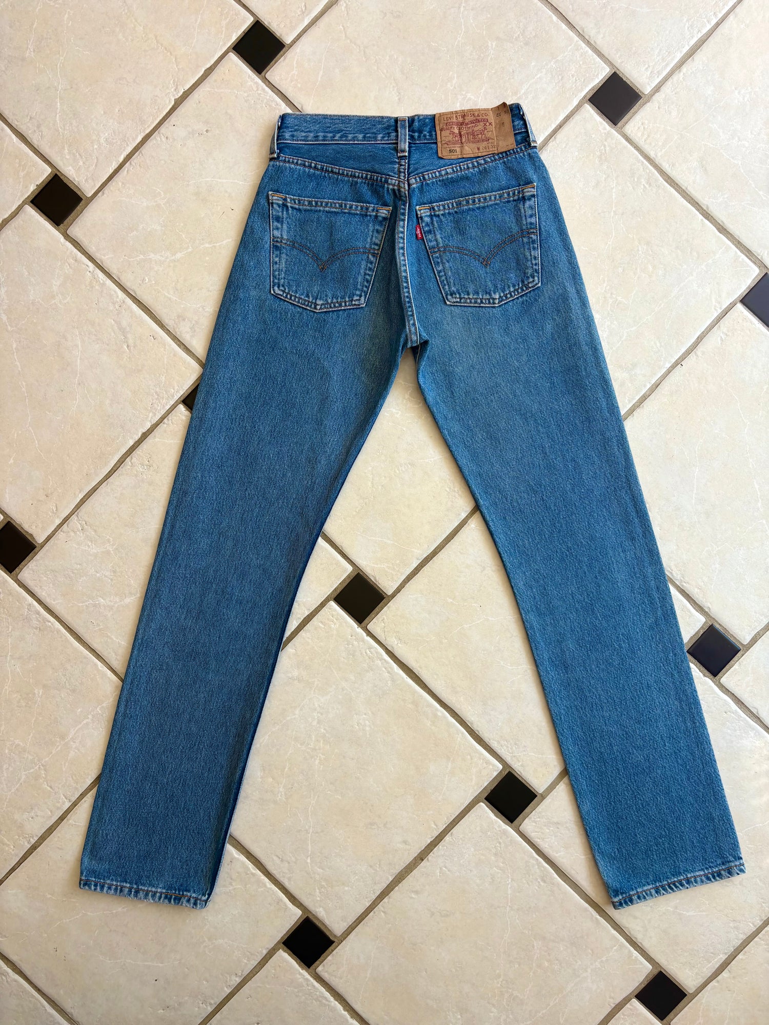 Jean Levi's 501 W26 L32