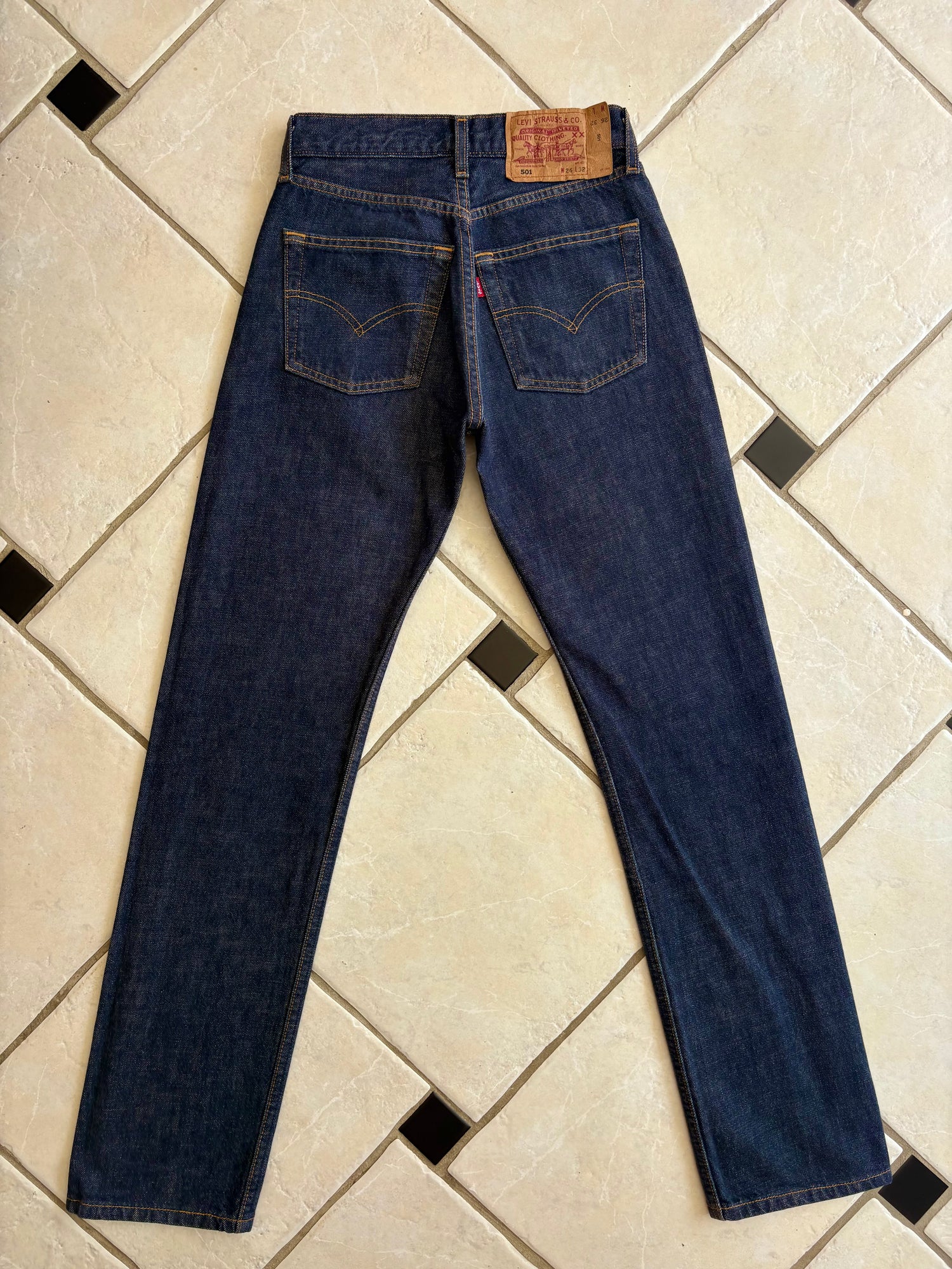 Jean Levi's 501  W26 L32