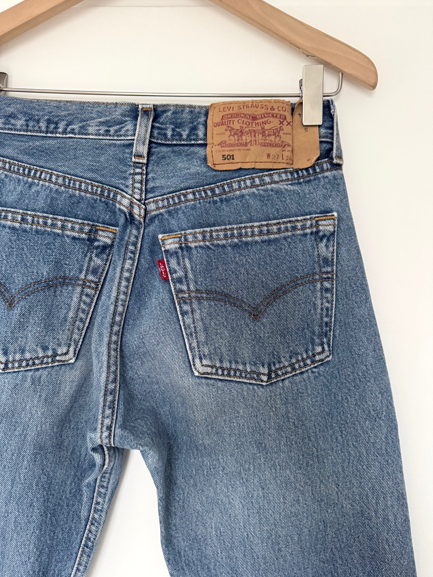 Jean Levi's 501 W27 L34