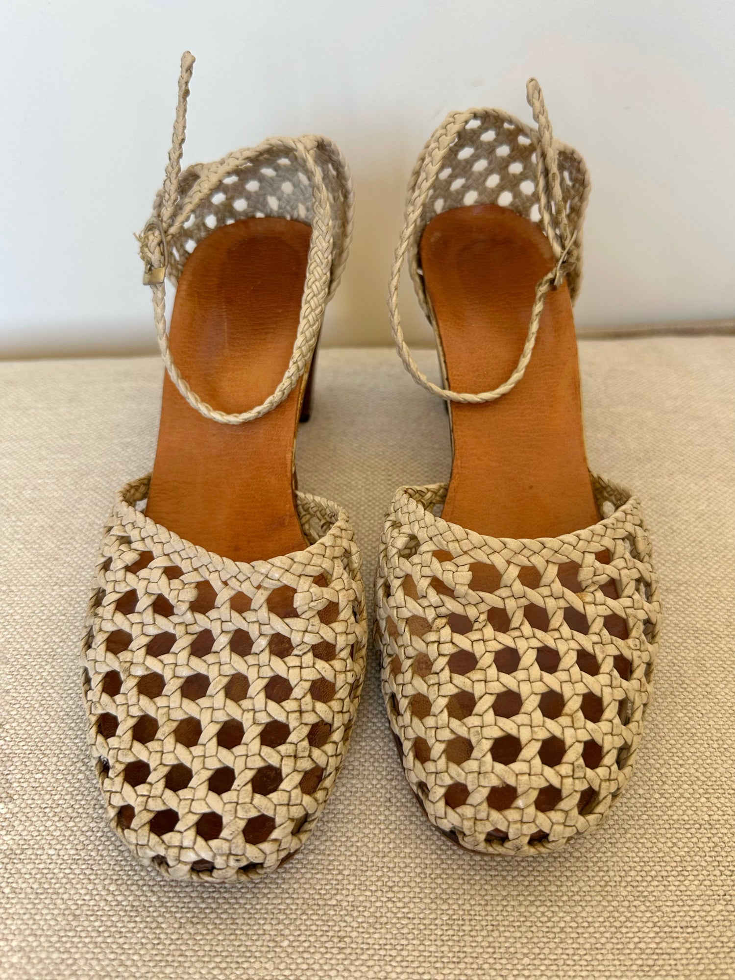 Babies en cuir tréssé
