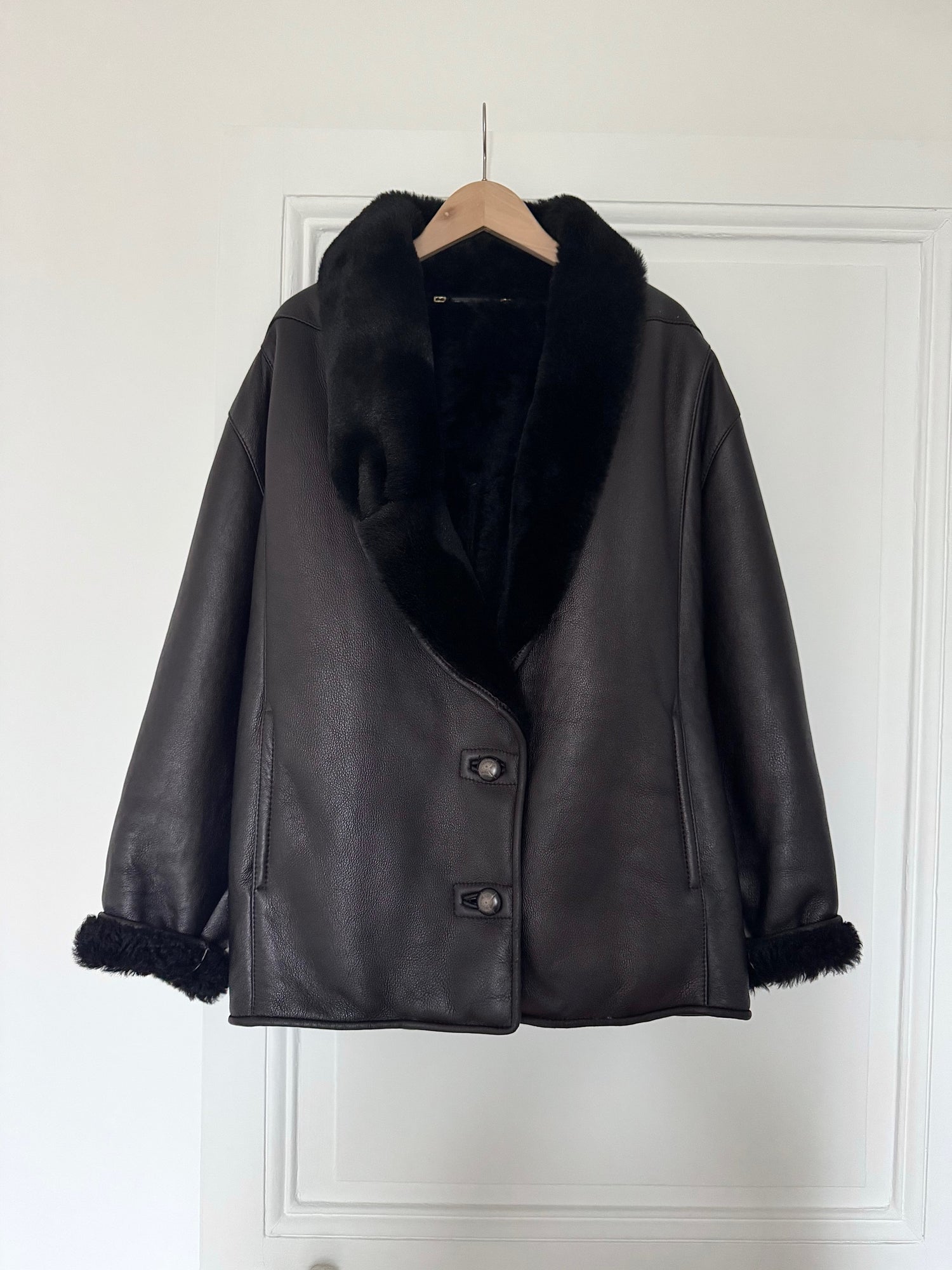 Manteau en peau lainée