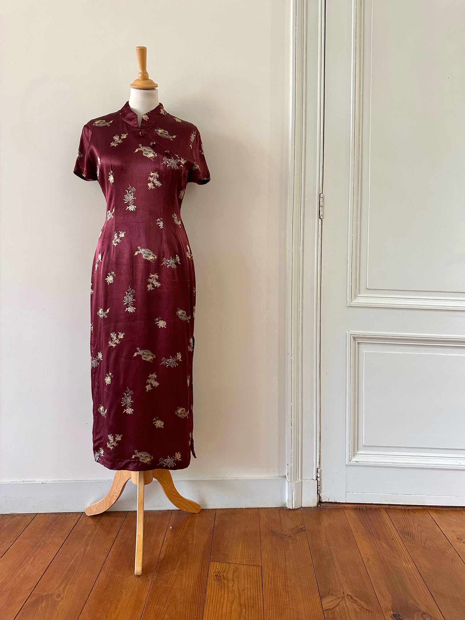 Robe asiatique en satin