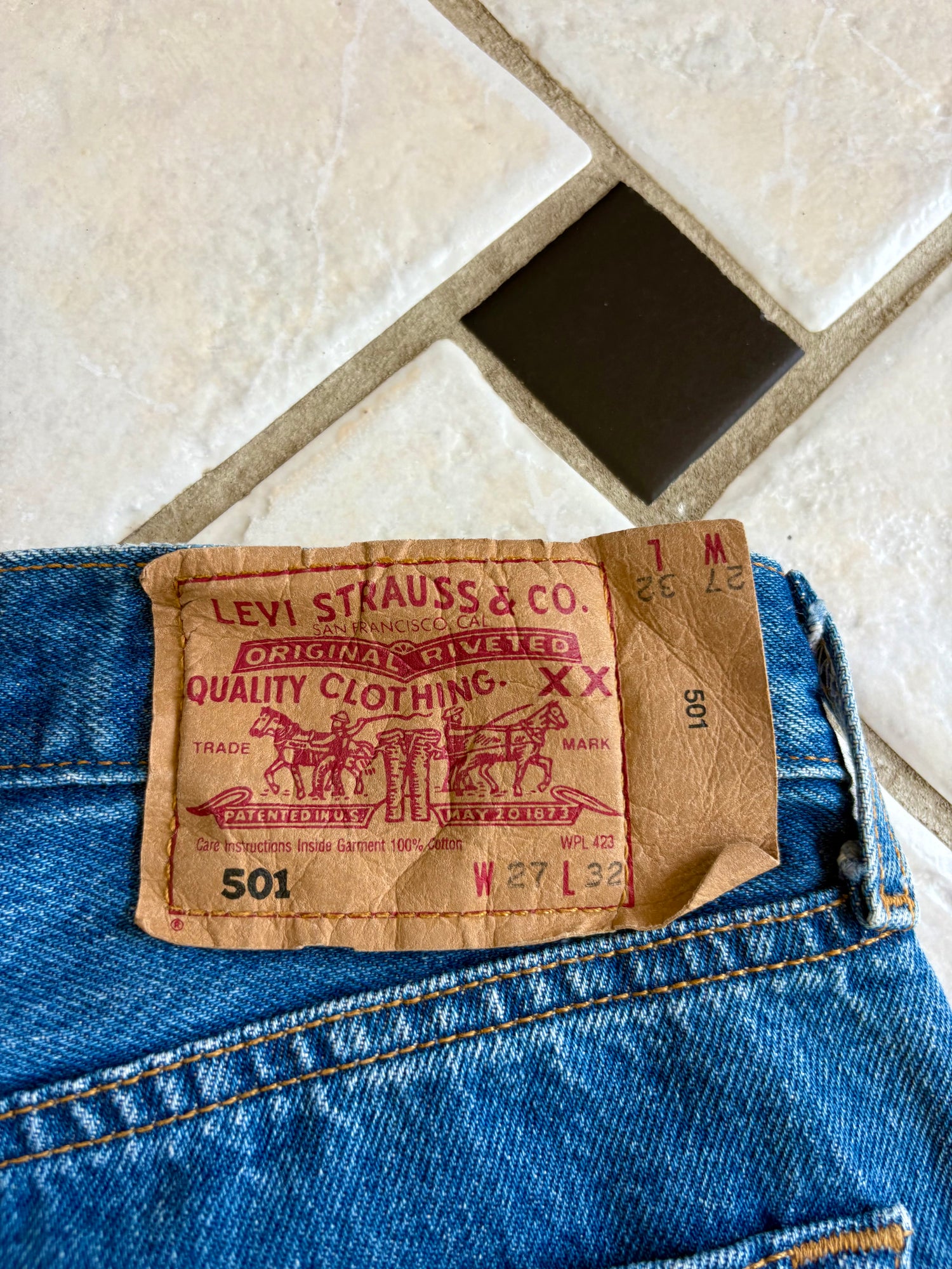 Jean Levi’s 501 W27 L32