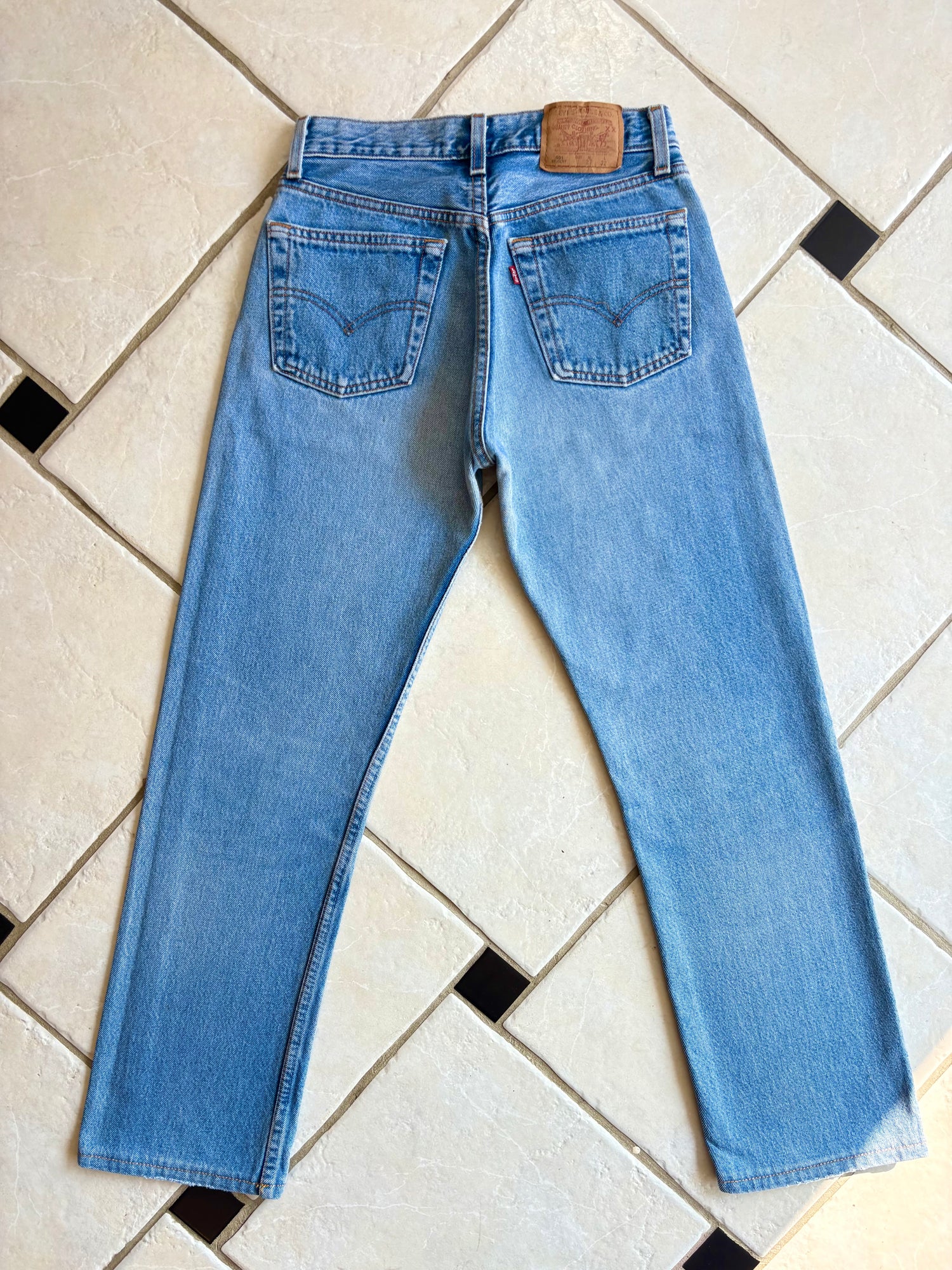 Jean Levi’s 501 W27 L32