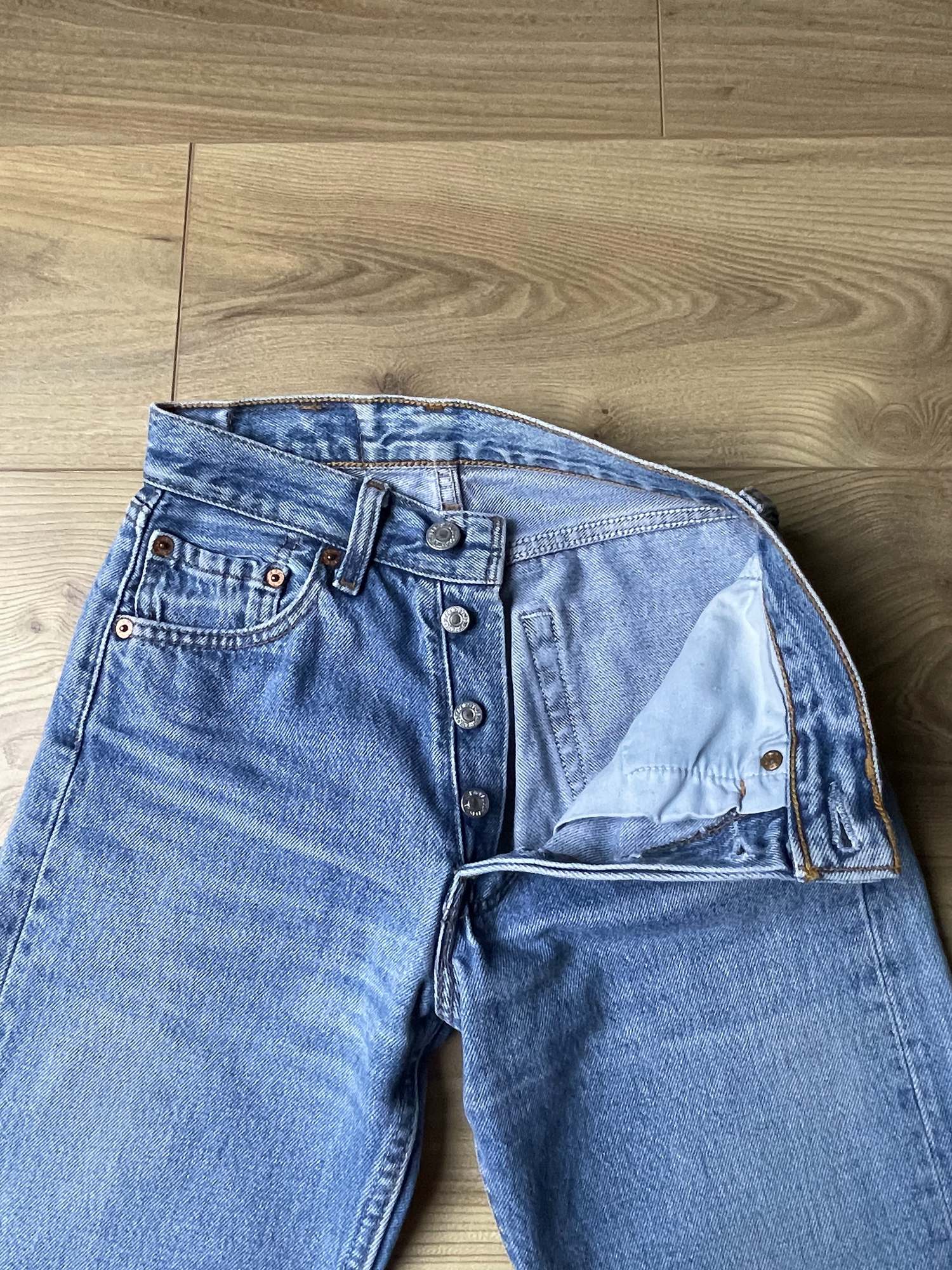 Jean Levi's 501 W25 L32