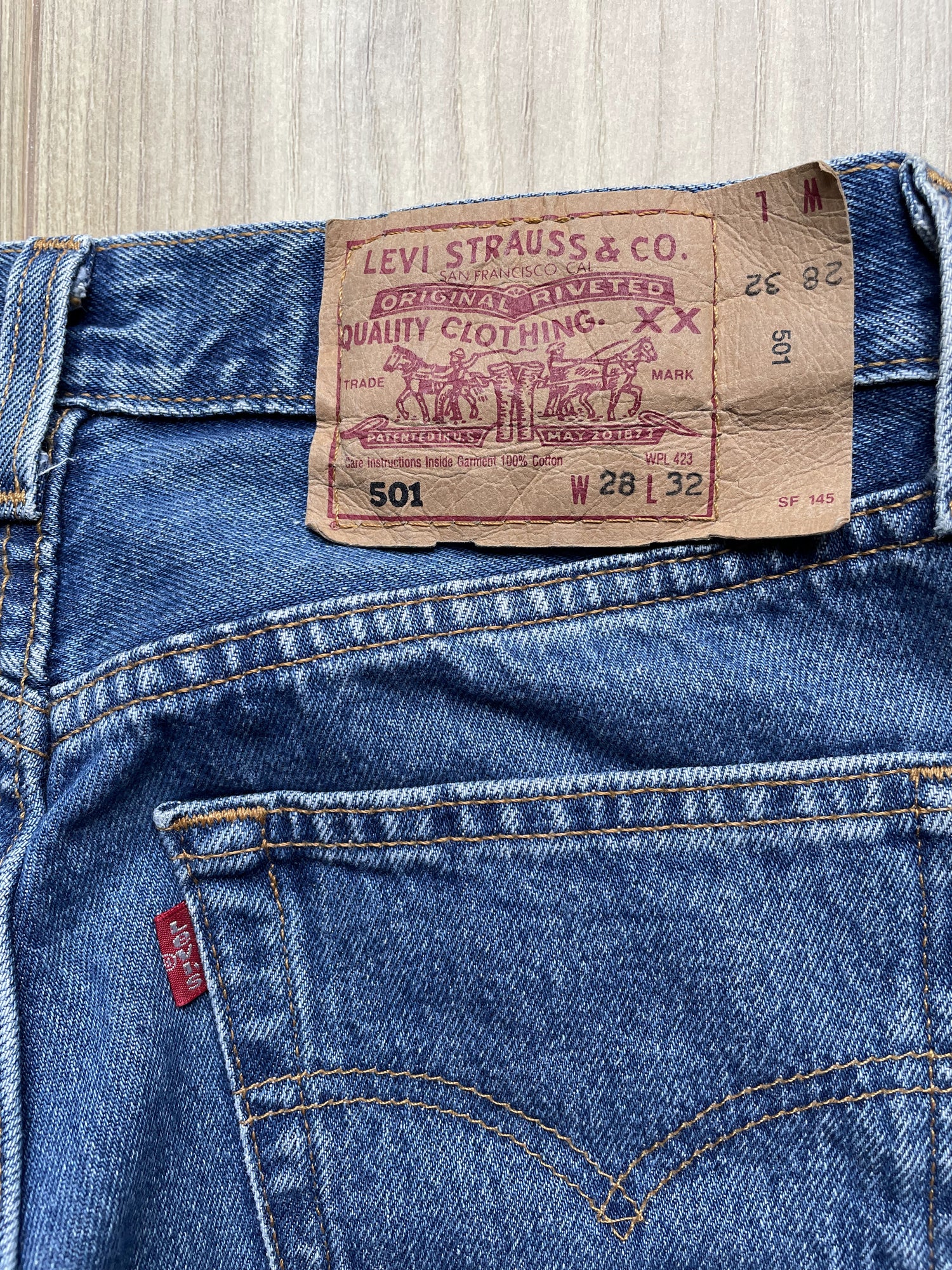 Jean Levi's 501 W28 L32