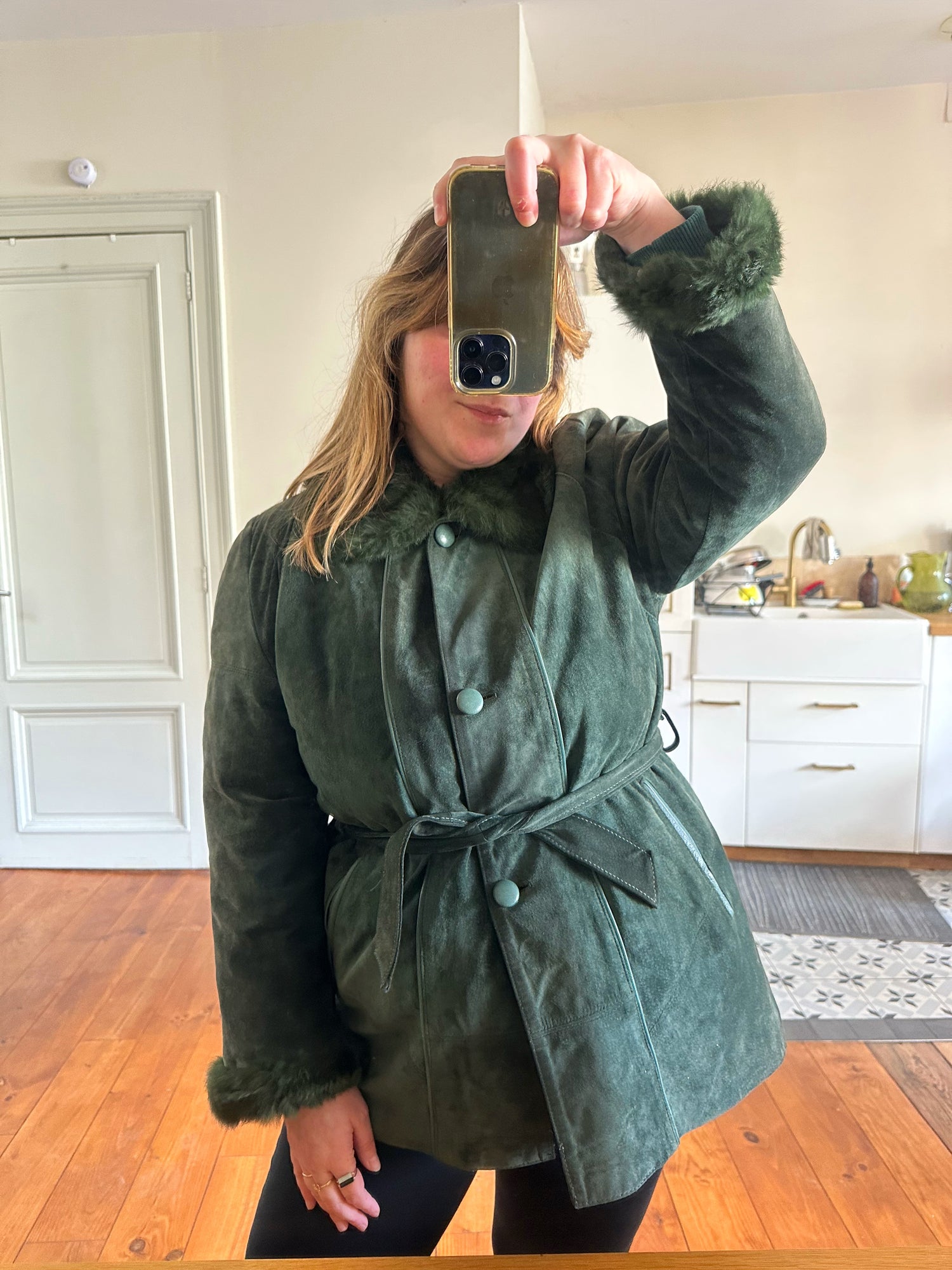 Saharienne en peau et fourrure