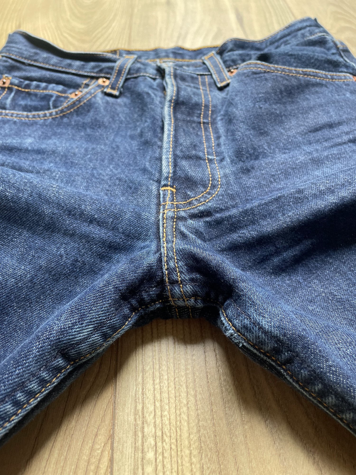 Jean Levi's 501 W26 L32