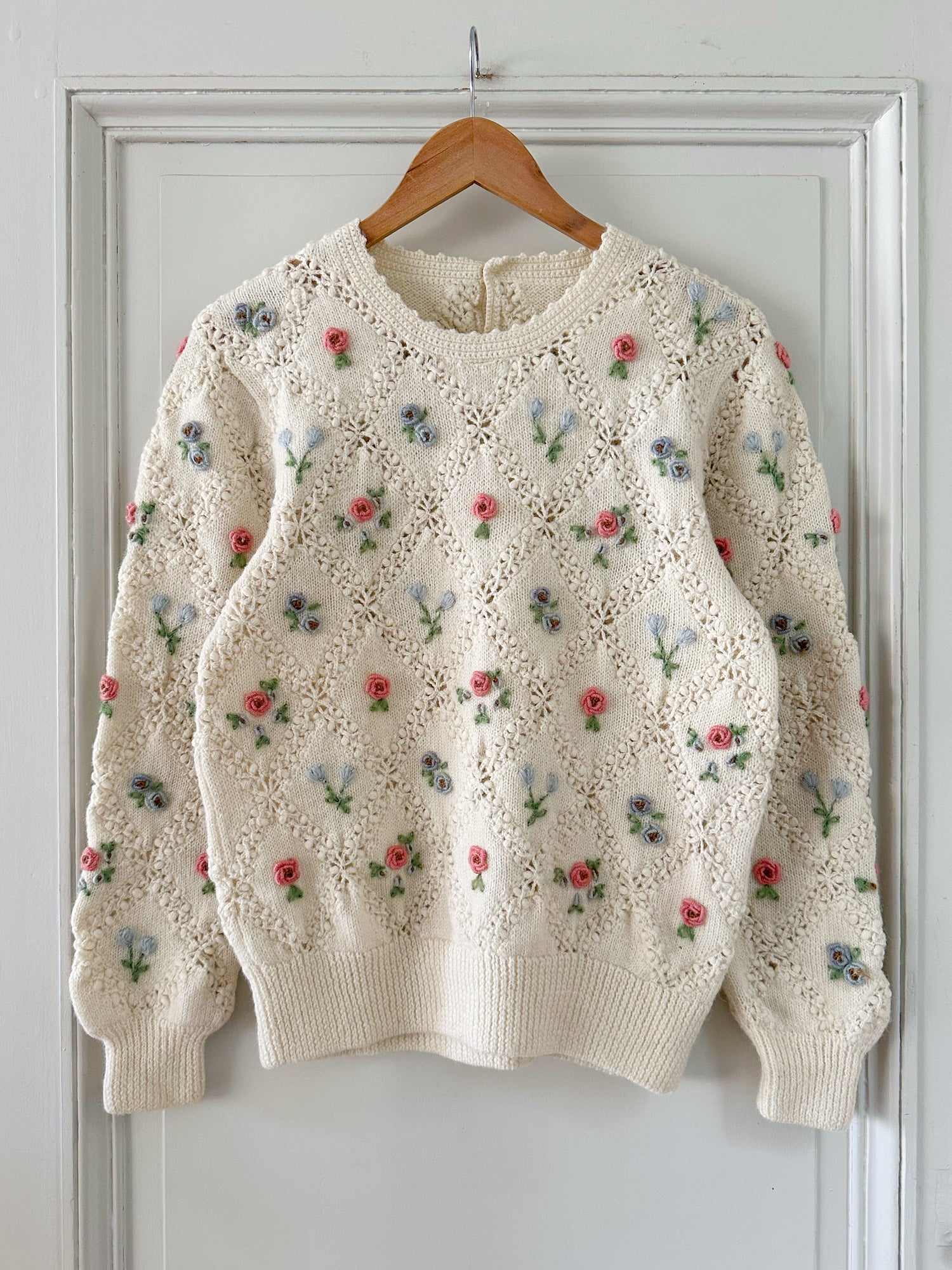 Pull brodé en laine