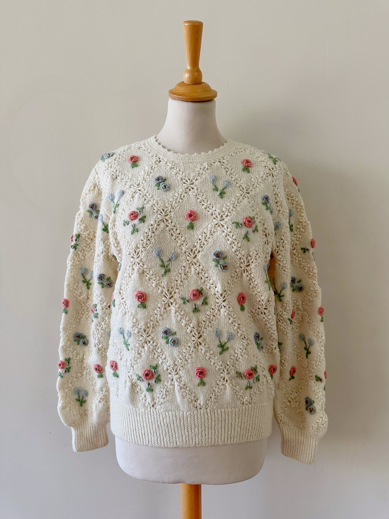 Pull brodé en laine