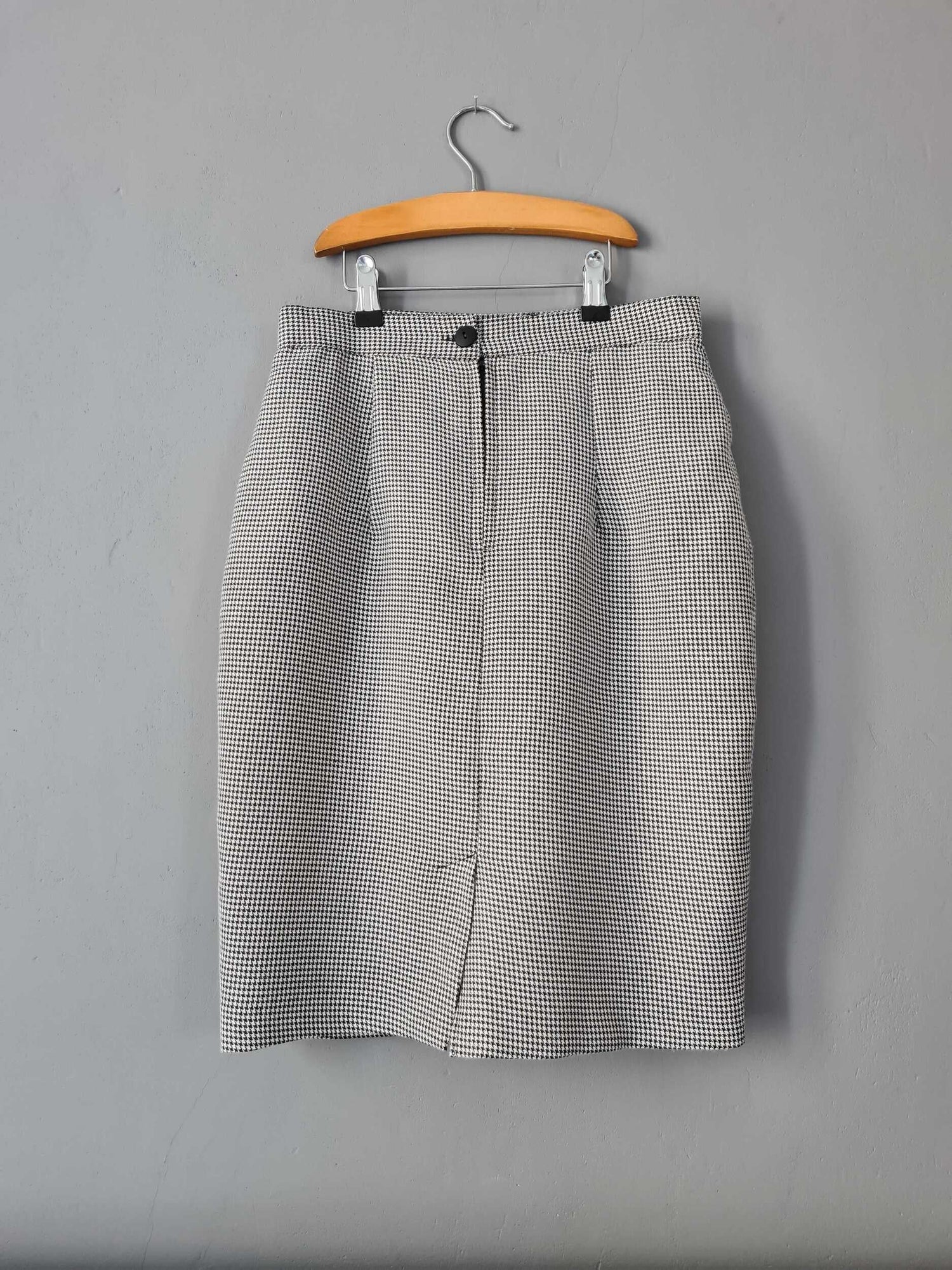 Houndstooth skirt