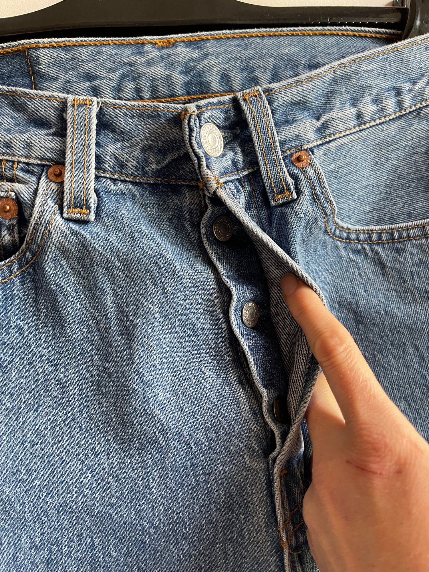 Jean Levi's 501 W28 L32