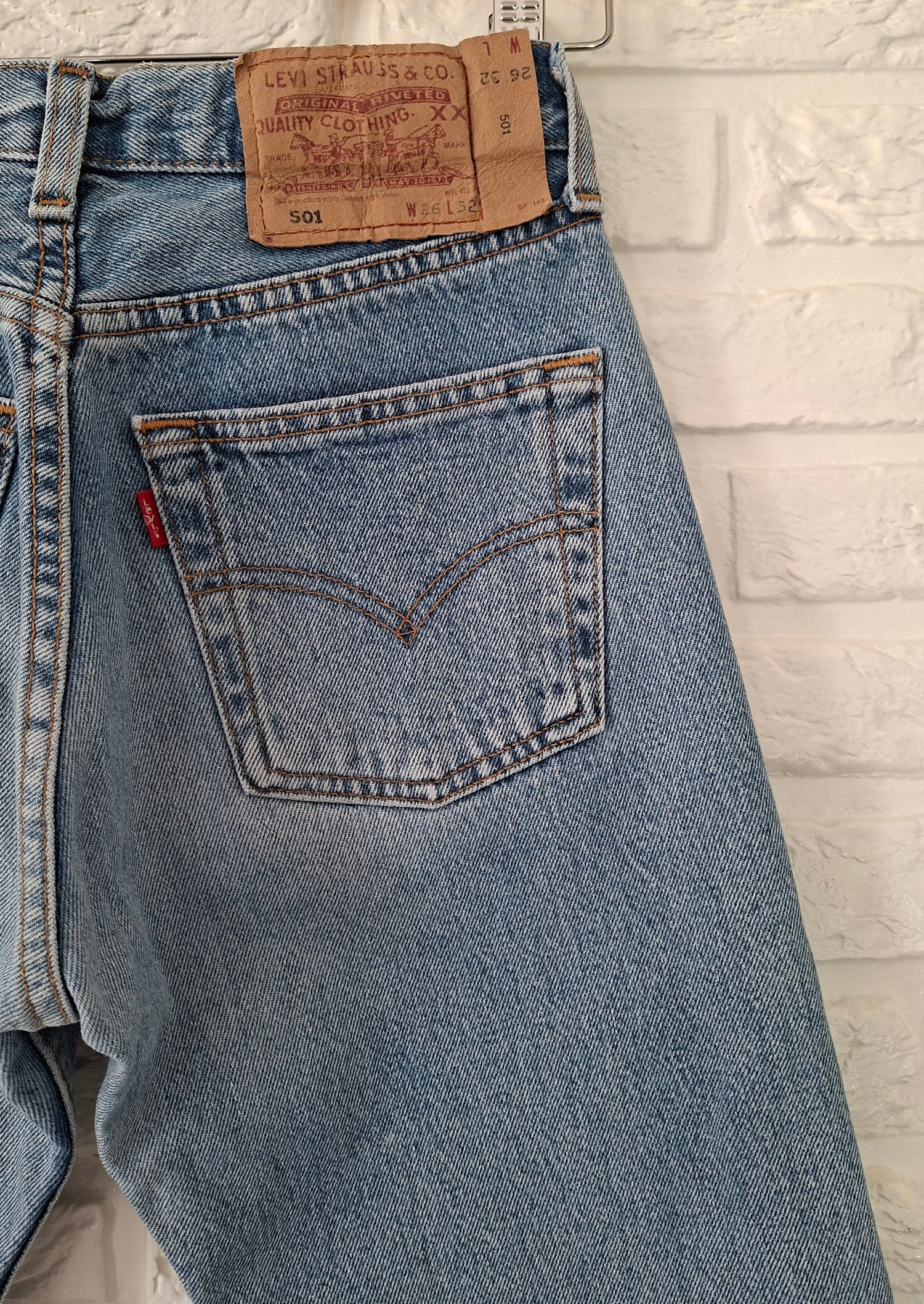 Jean Levi's 501 W26 L32