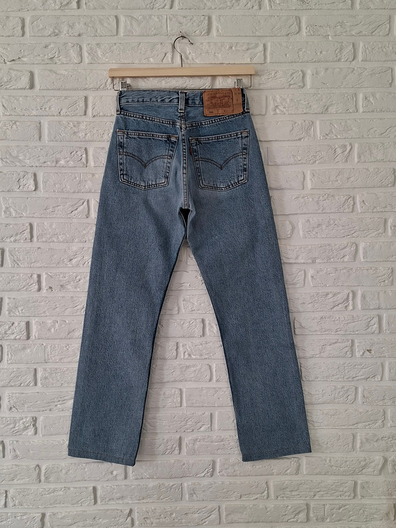 Jean Levi's 501 W26 L32