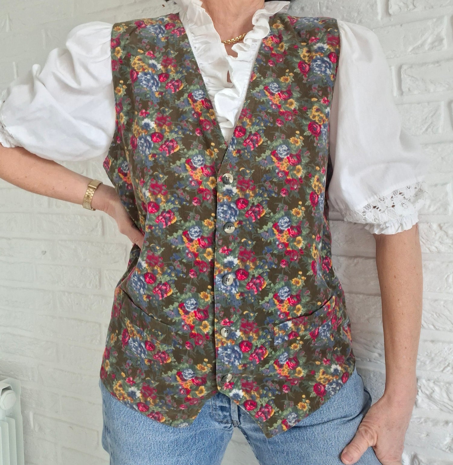 Gilet en velours côtelé et à fleurs