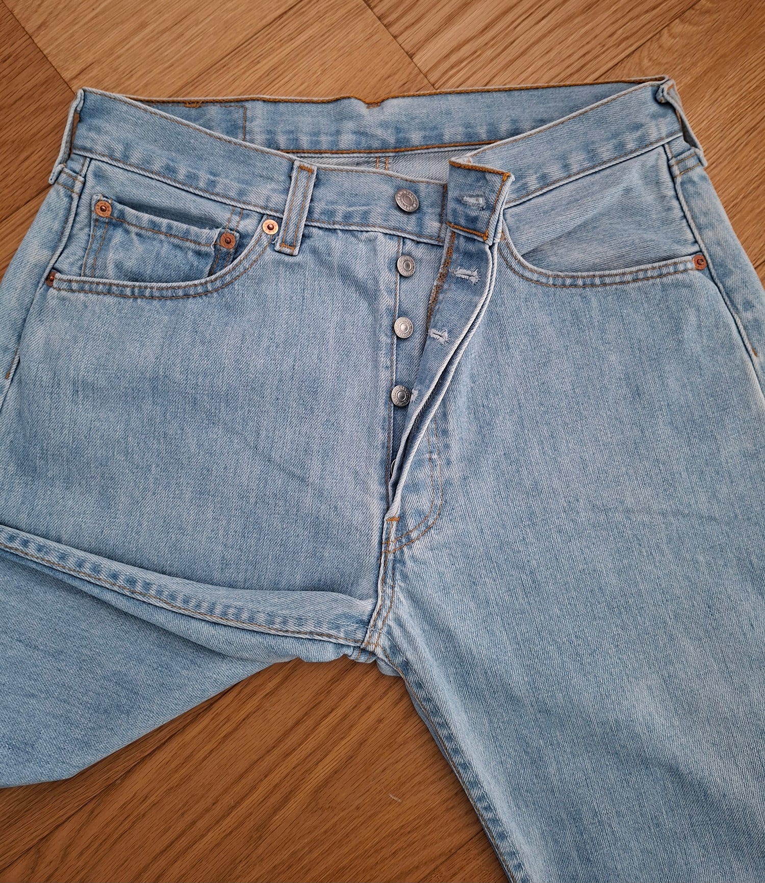 Jean Levi's 501 W32 L34