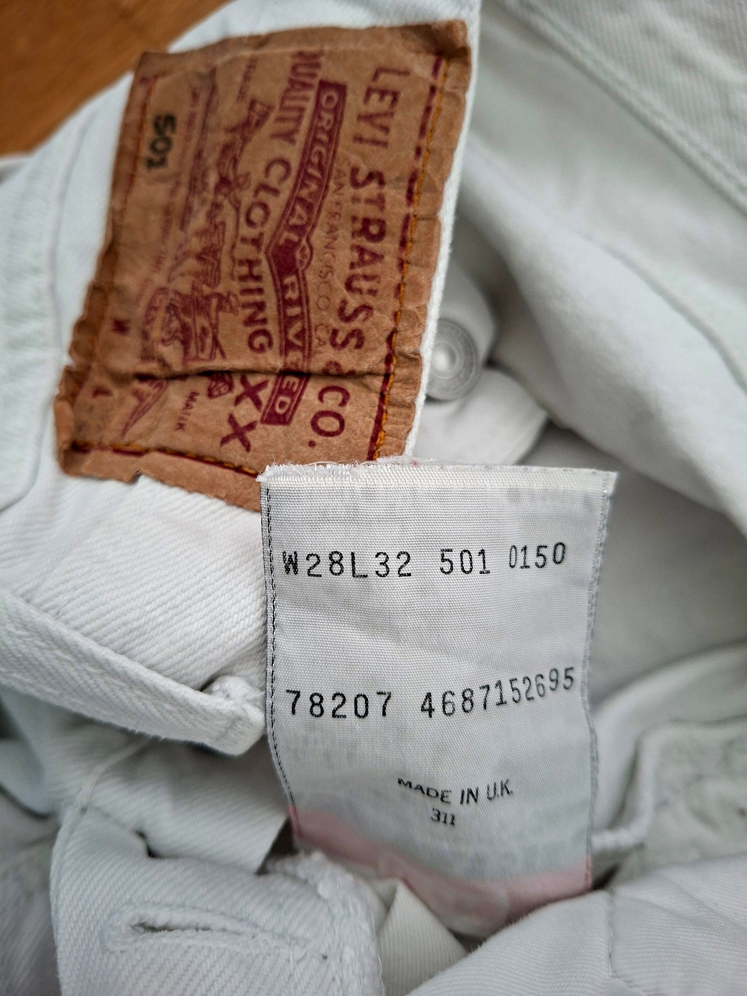 Jean Levi's 501 W28 L32