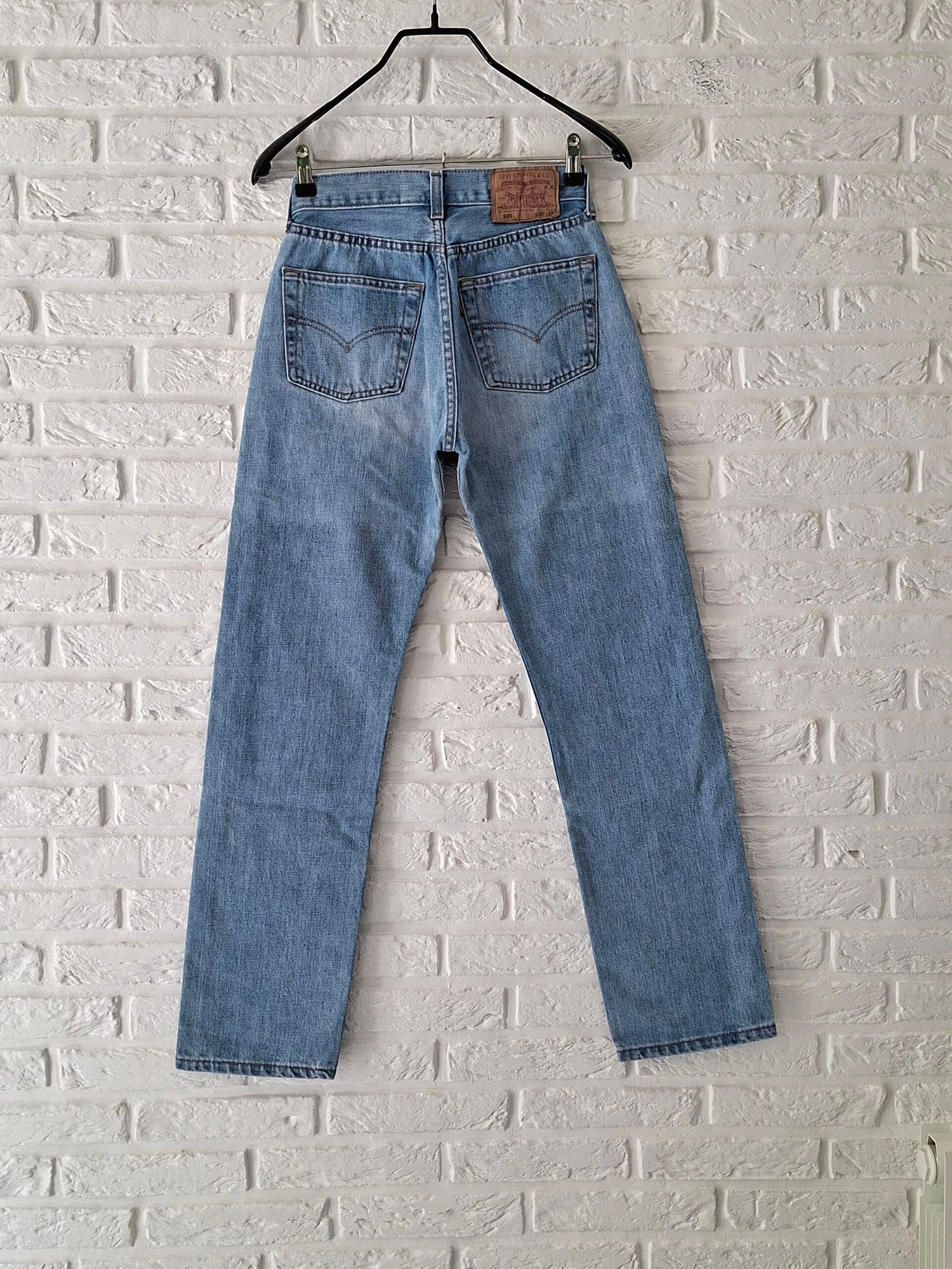 Jean Levi's 501 W28 L32