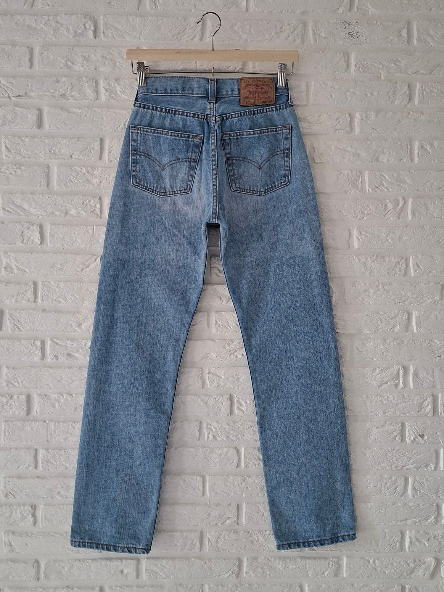 Jean Levi's 501 W28 L32