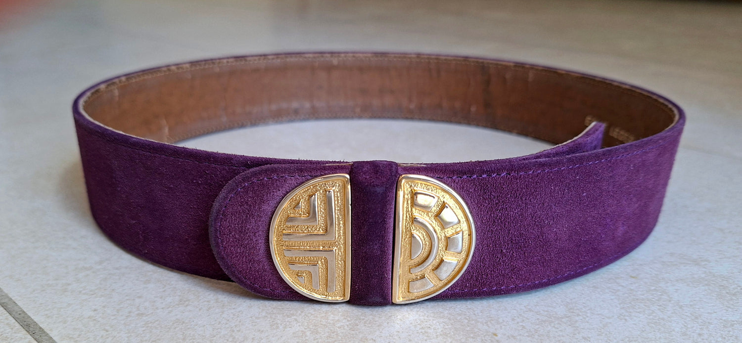 Ceinture en daim à boucle dorée
