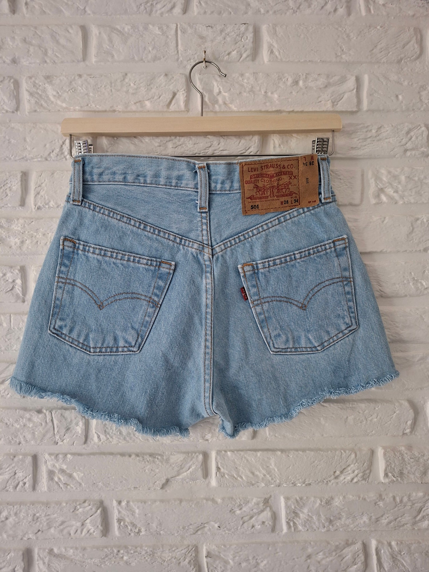 Short Levi's 501 W28