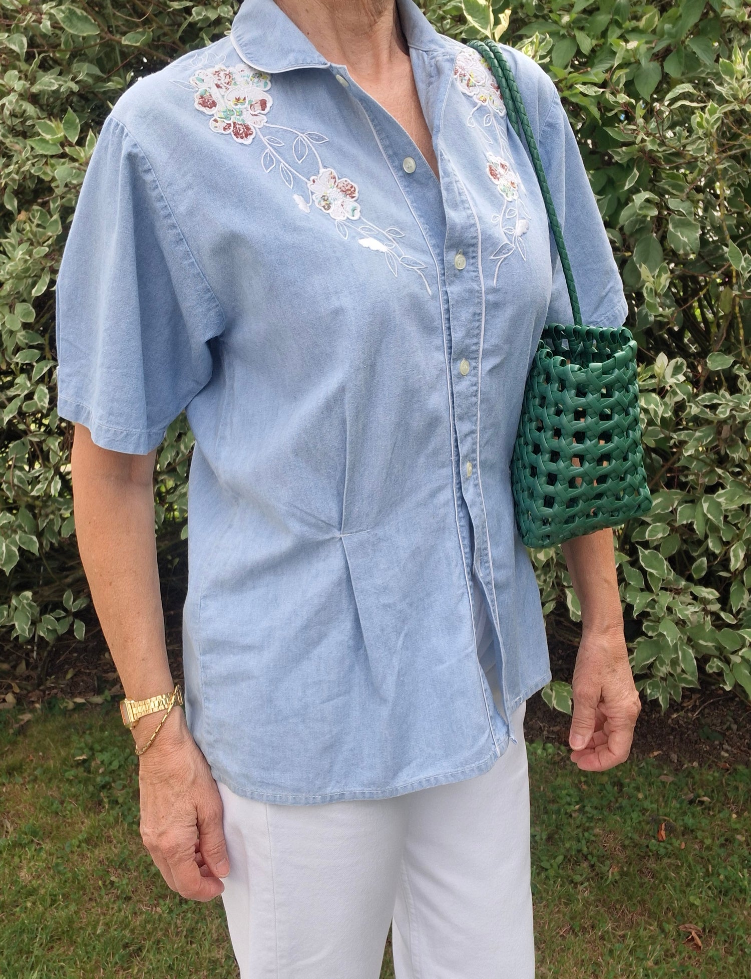 Top en jean brodé