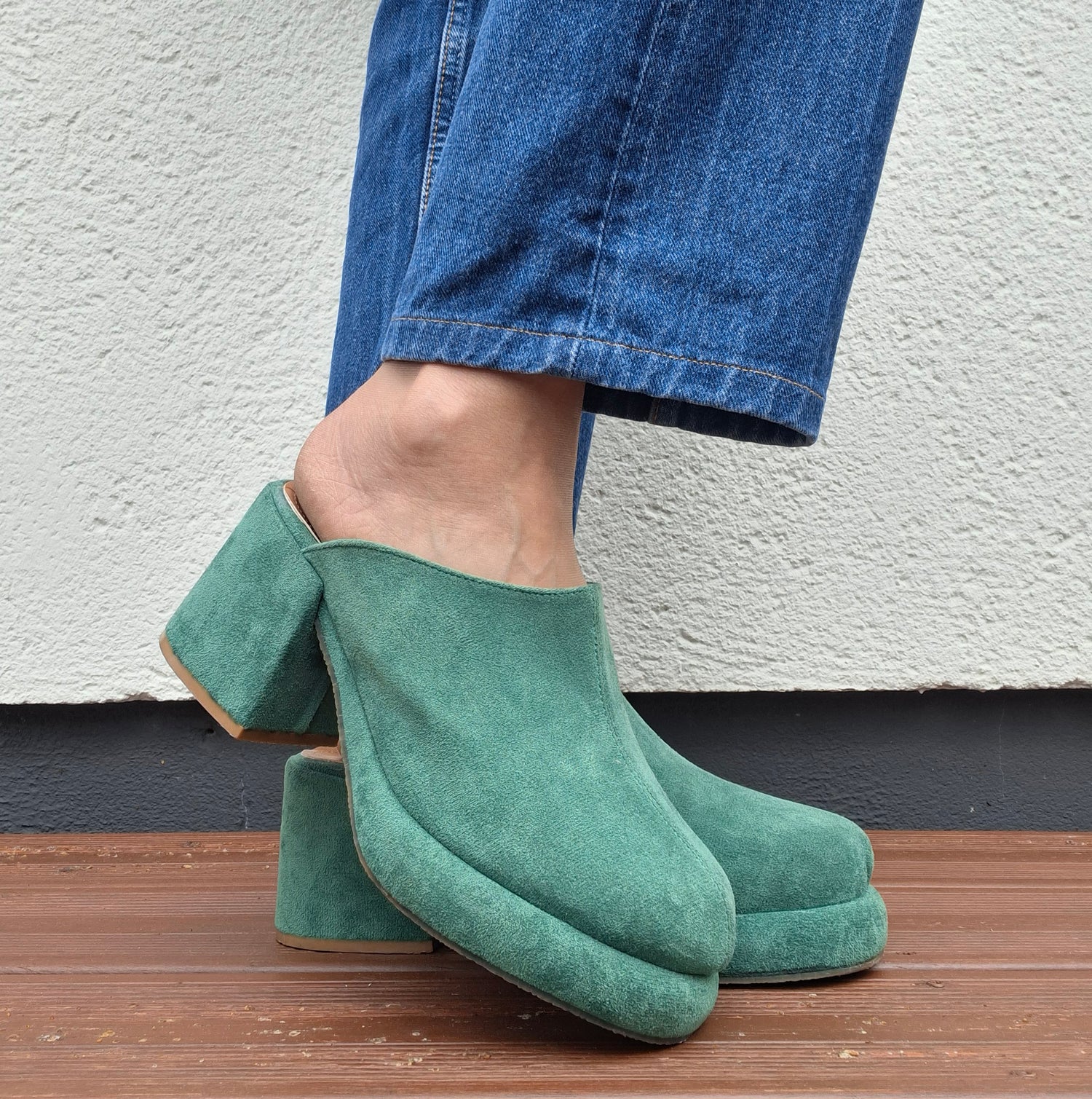 Sabots talons en daim vert