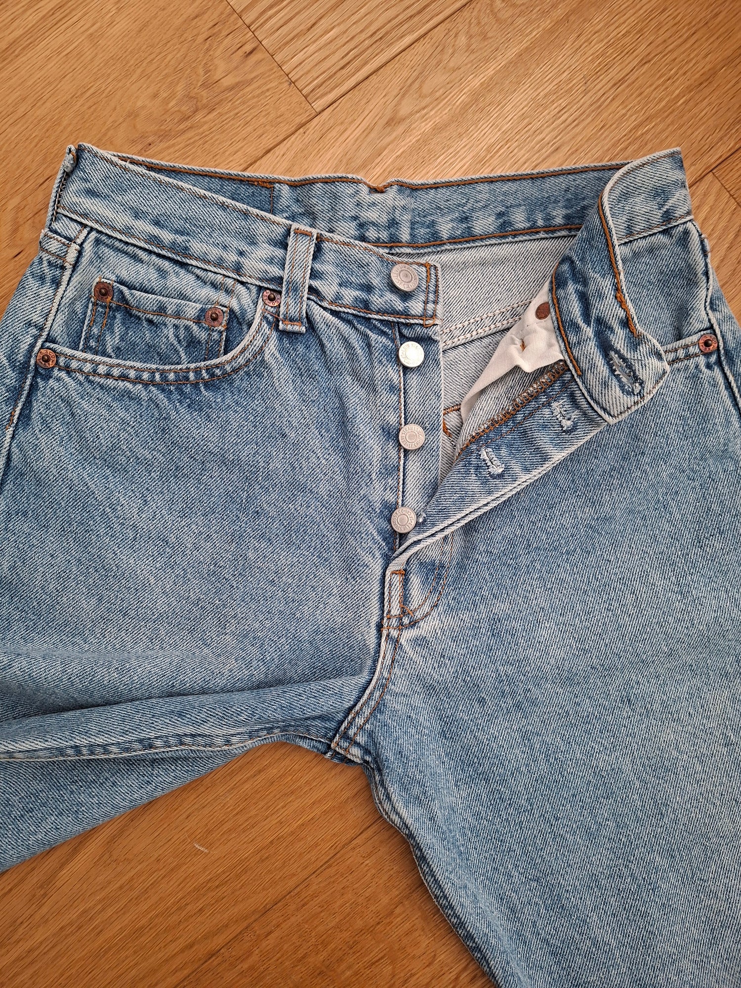 Jean Levi's 501 W28 L34