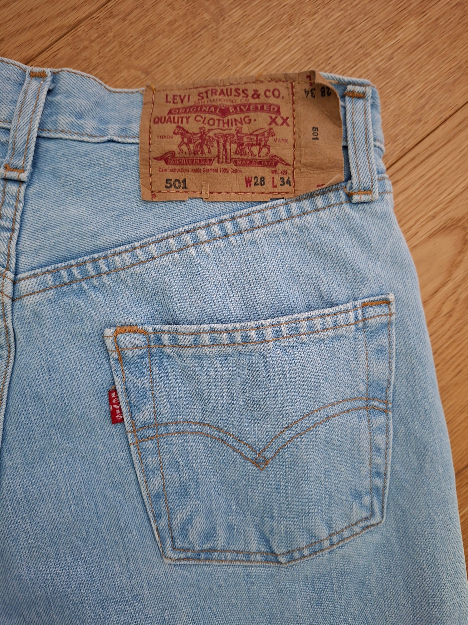 Short Levi's 501 W28