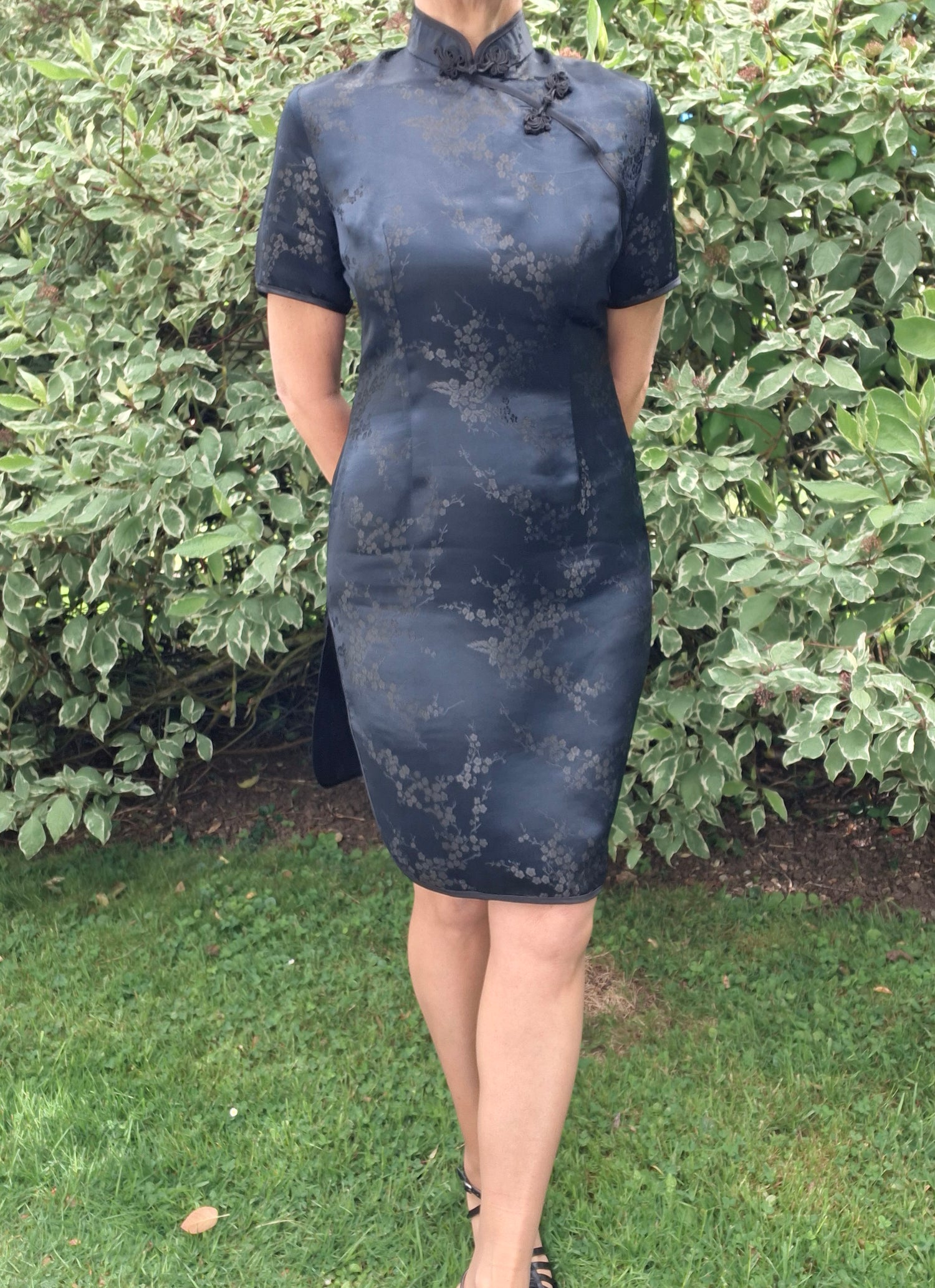 Robe Asiatique en soie noire
