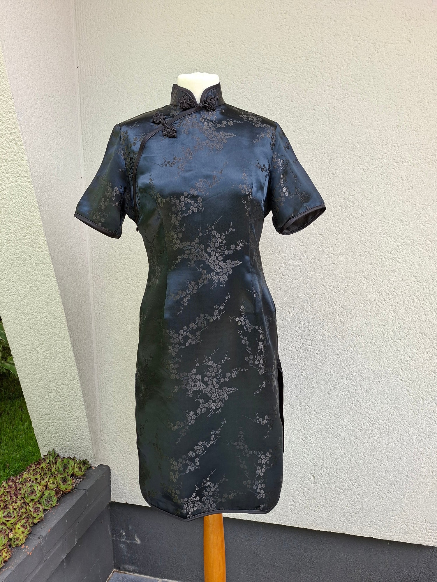 Robe Asiatique en soie noire